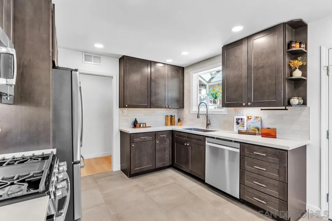 https://cdn.realtyfeed.com/cdn/127/260020355/88abb423456bd08894f1e7172cb5c6d6.webp