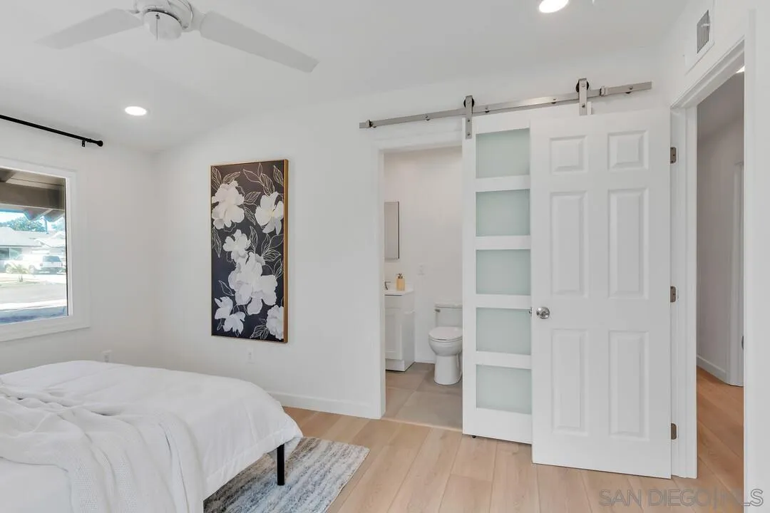 https://cdn.realtyfeed.com/cdn/127/260020355/c21b4ec09e32bb331123cb37e757cc82.webp