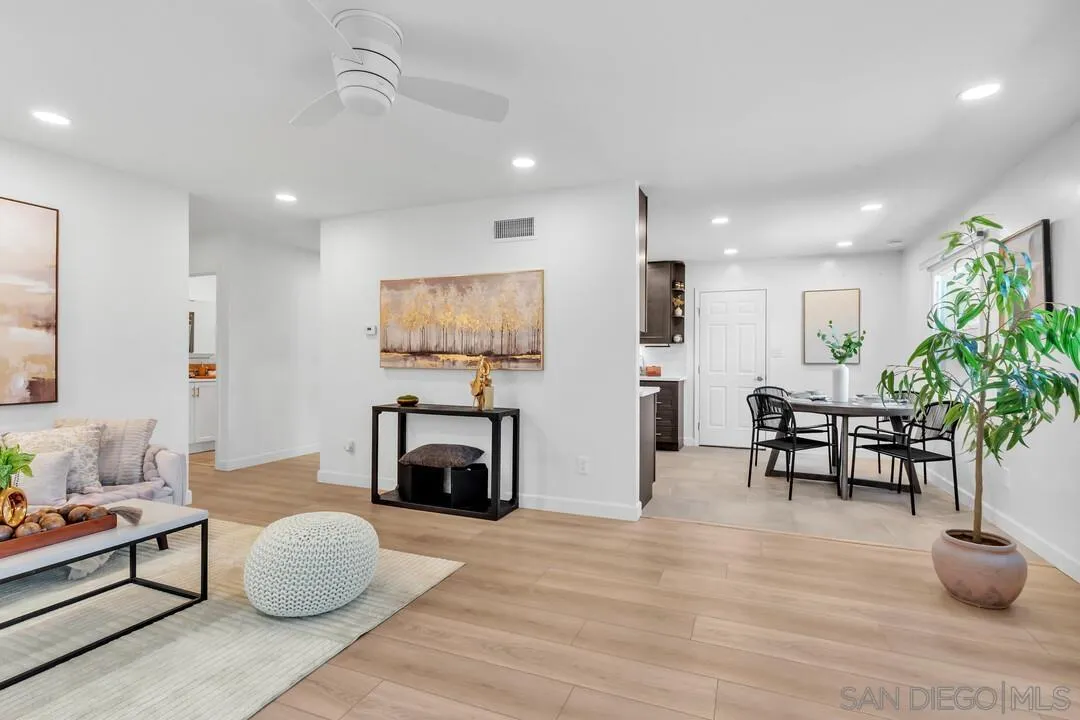 https://cdn.realtyfeed.com/cdn/127/260020355/f642b9e397afcff3c30be32bee736e10.webp