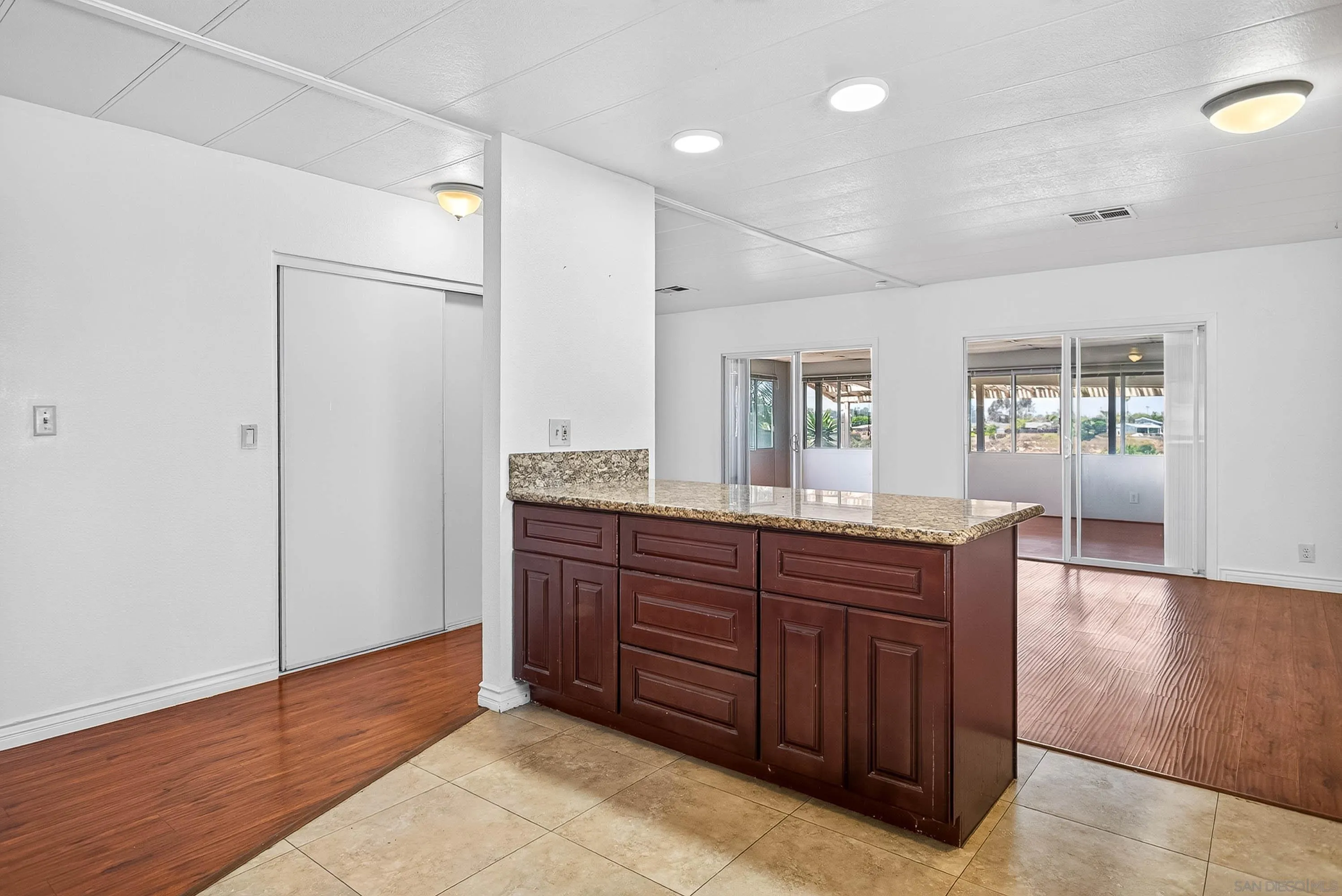 https://cdn.realtyfeed.com/cdn/127/260020359/14df728107e913f18c7fb4a315d05680.webp
