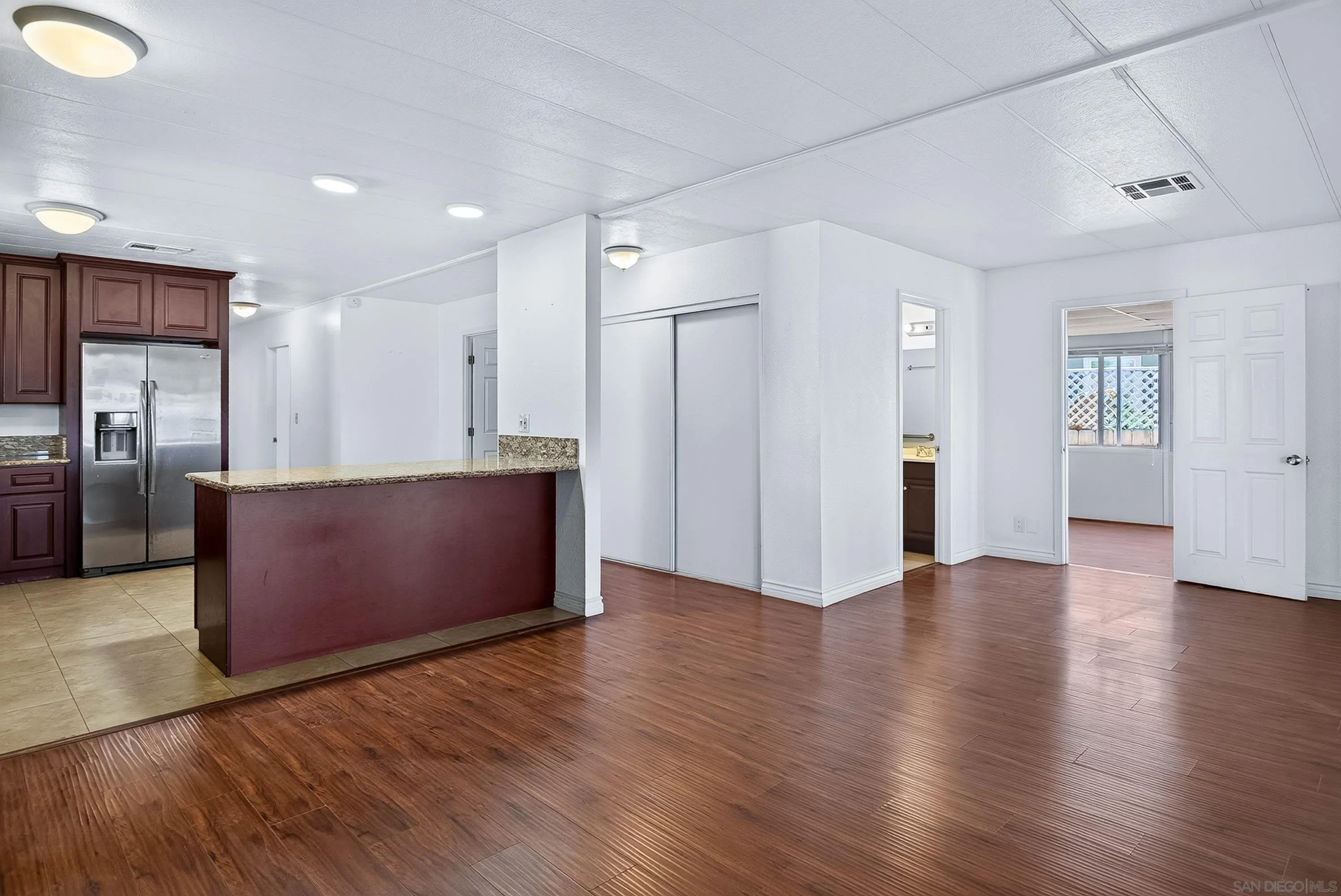 https://cdn.realtyfeed.com/cdn/127/260020359/2f75a24e44aa75c596e2729dd3c9c7b1.webp