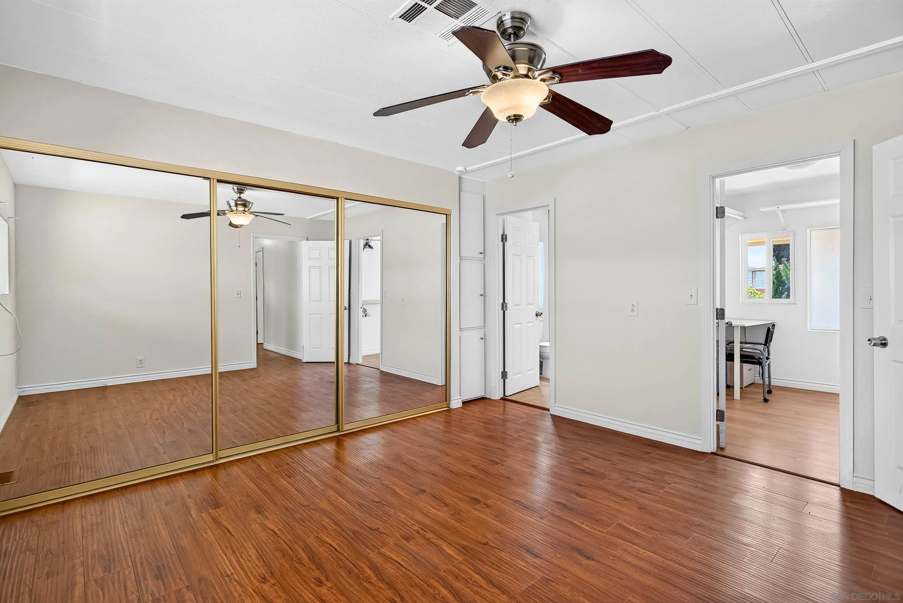 https://cdn.realtyfeed.com/cdn/127/260020359/3c77f5ba8db9fb167b2d86da8565a364.webp