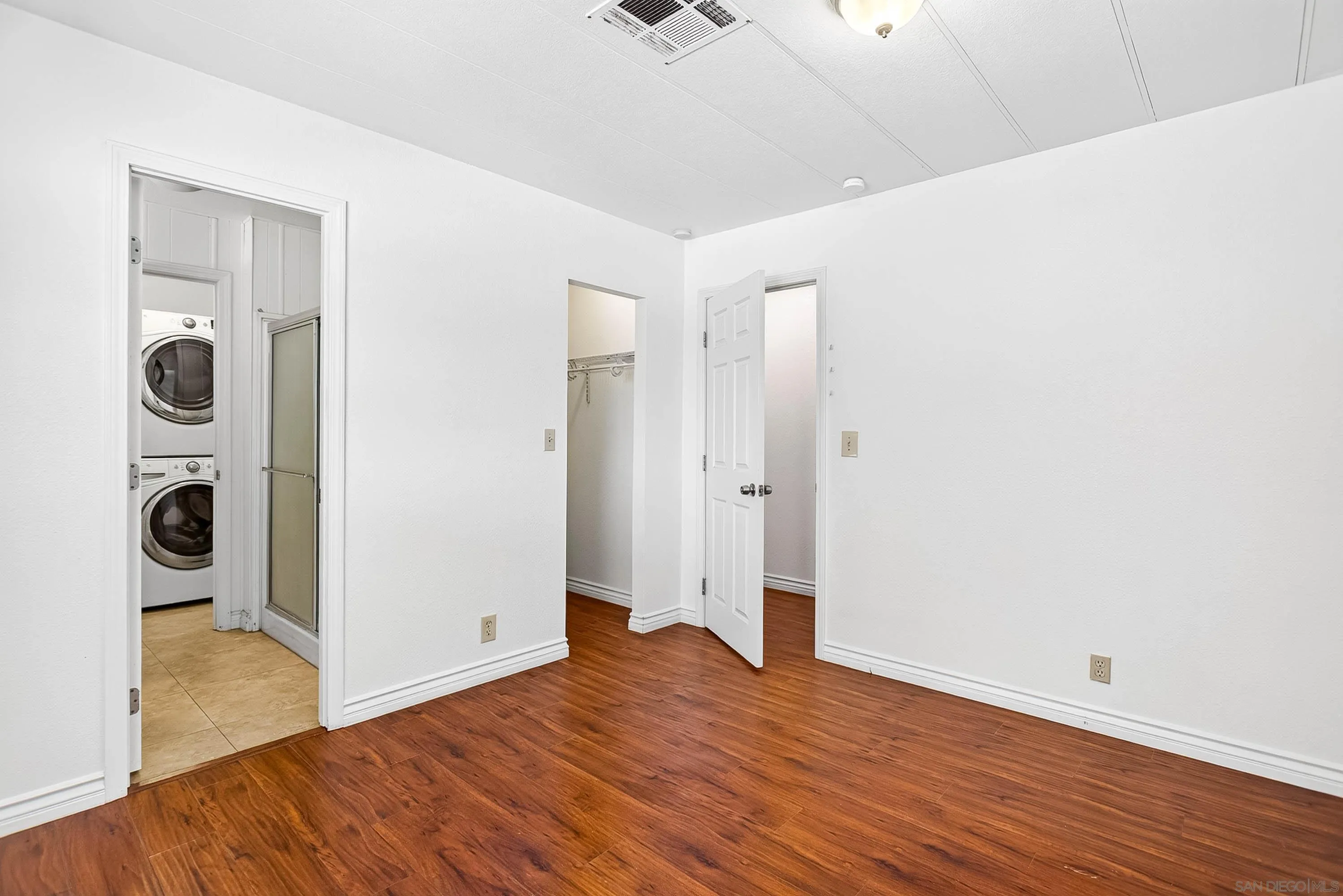 https://cdn.realtyfeed.com/cdn/127/260020359/6b6b080d1591c860ce080282c6ff18b1.webp