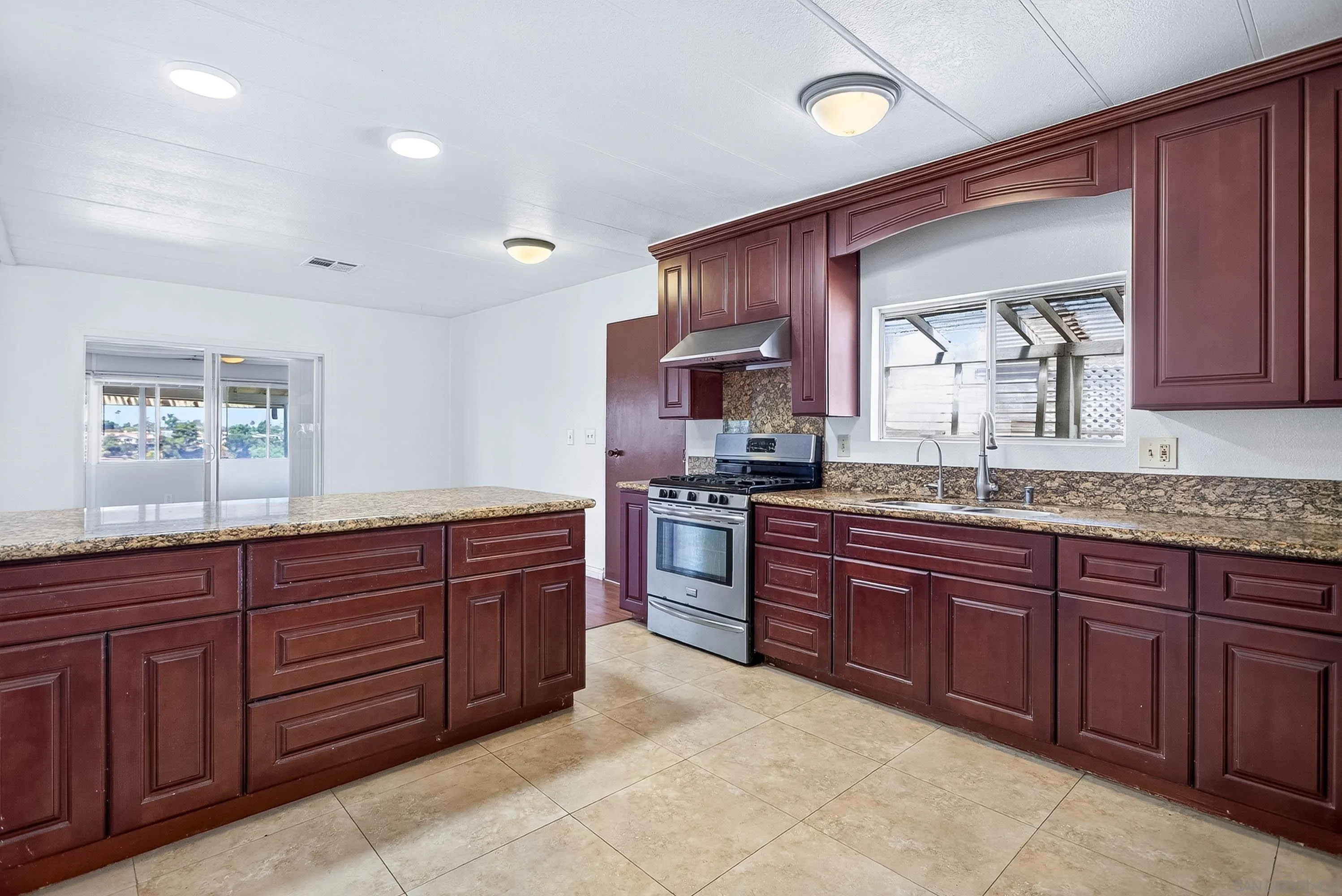 https://cdn.realtyfeed.com/cdn/127/260020359/d4c90714cb73d78dbd3821d9ff47fb21.webp