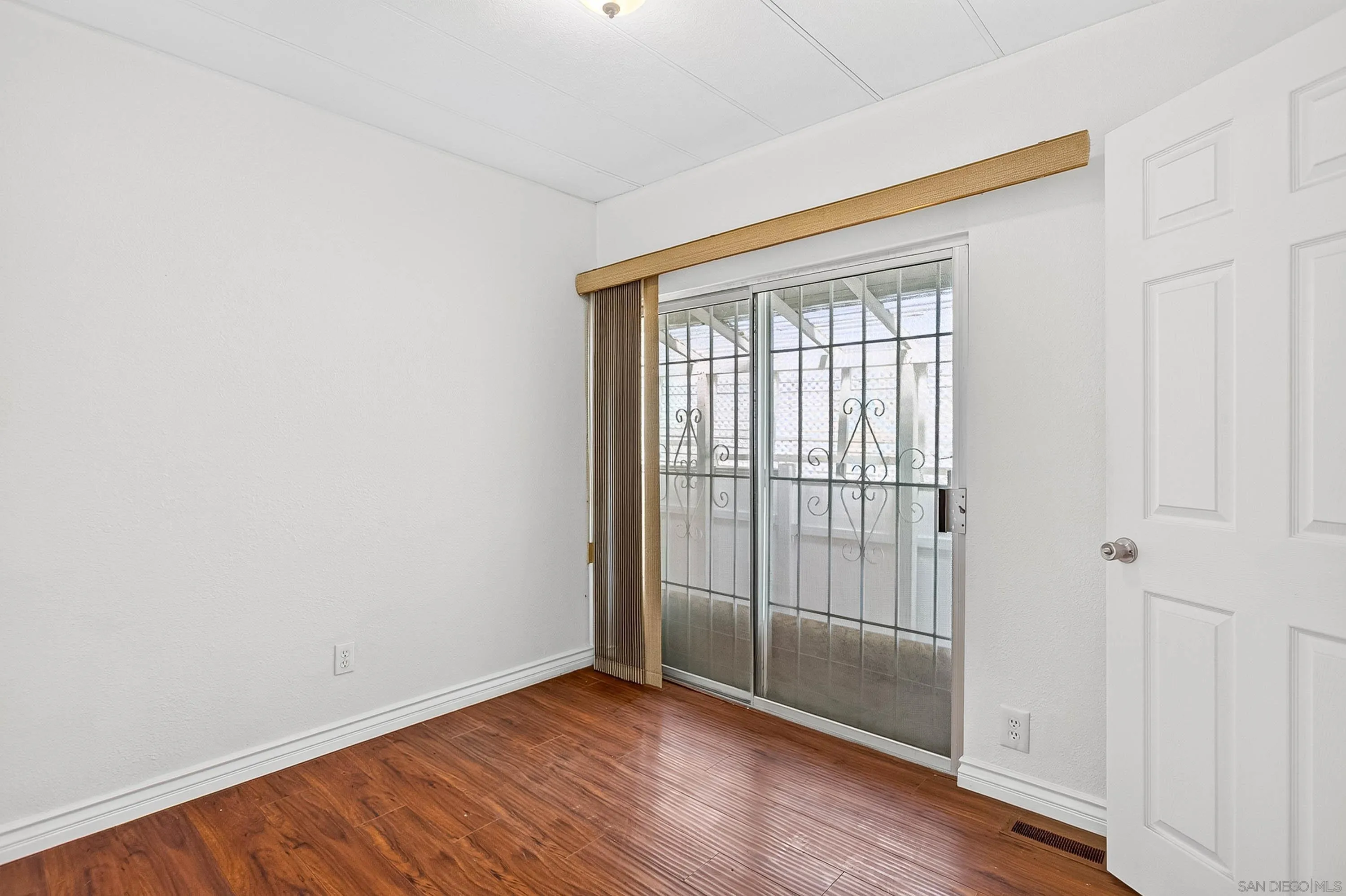 https://cdn.realtyfeed.com/cdn/127/260020359/d9afc2f3111e711610a0fc3c5a4e4ab7.webp