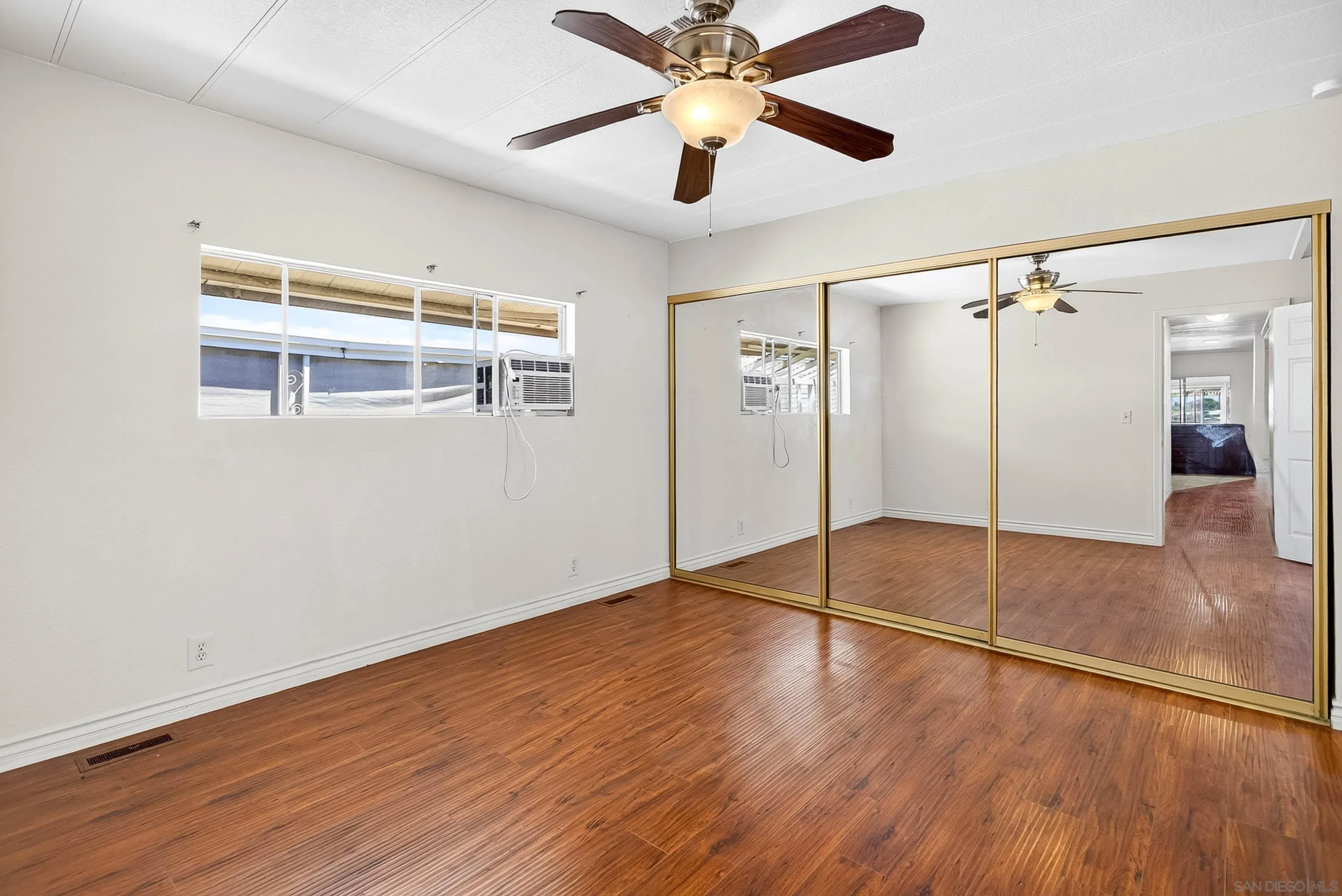 https://cdn.realtyfeed.com/cdn/127/260020359/fbb9ce50177c3a91b60a6b31bd5d8e58.webp