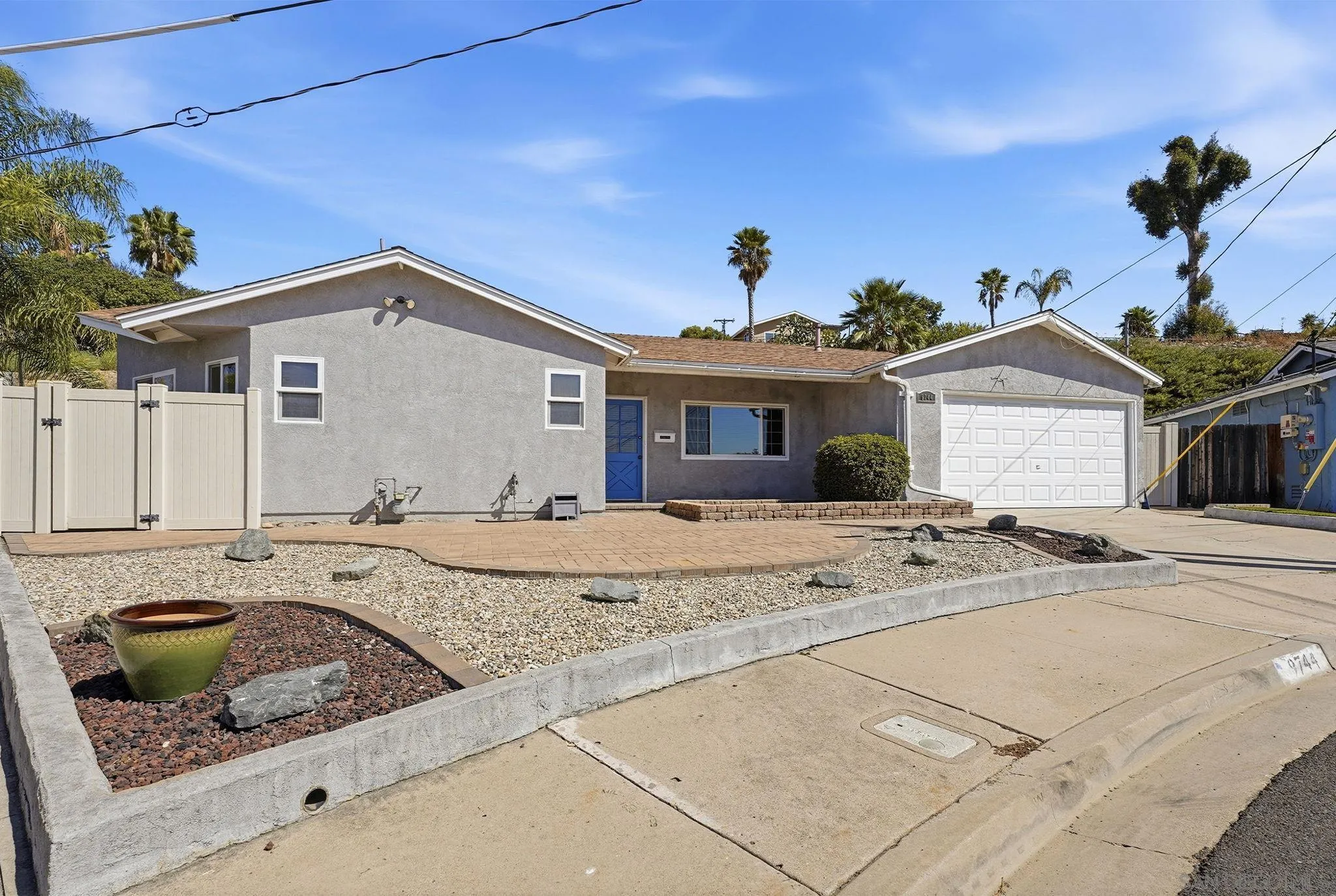 https://cdn.realtyfeed.com/cdn/127/260020363/19b54714d82fa2bf626d87724639857d.webp