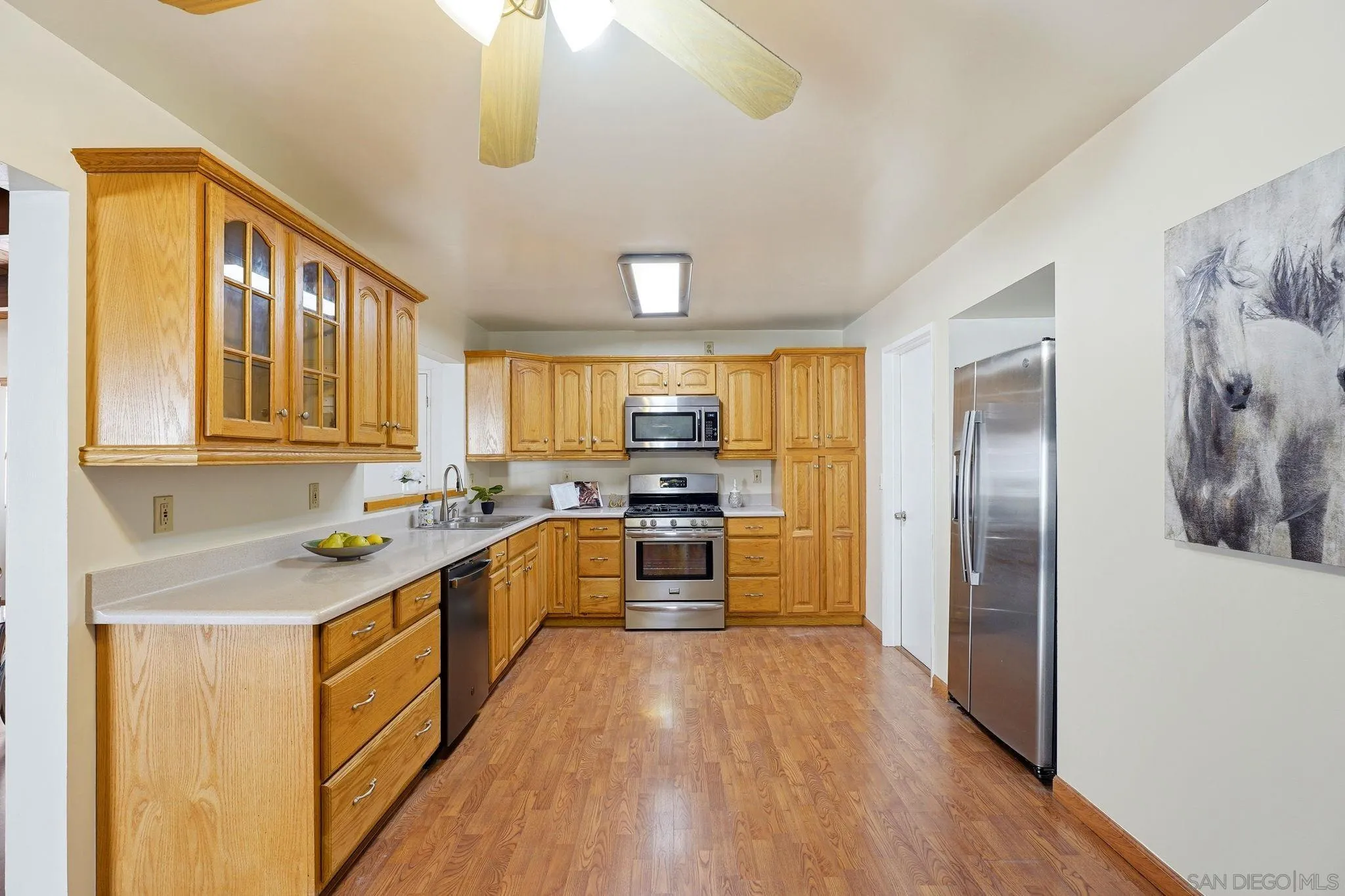 https://cdn.realtyfeed.com/cdn/127/260020363/25521cb6454f0a468b12fc77a701be70.webp