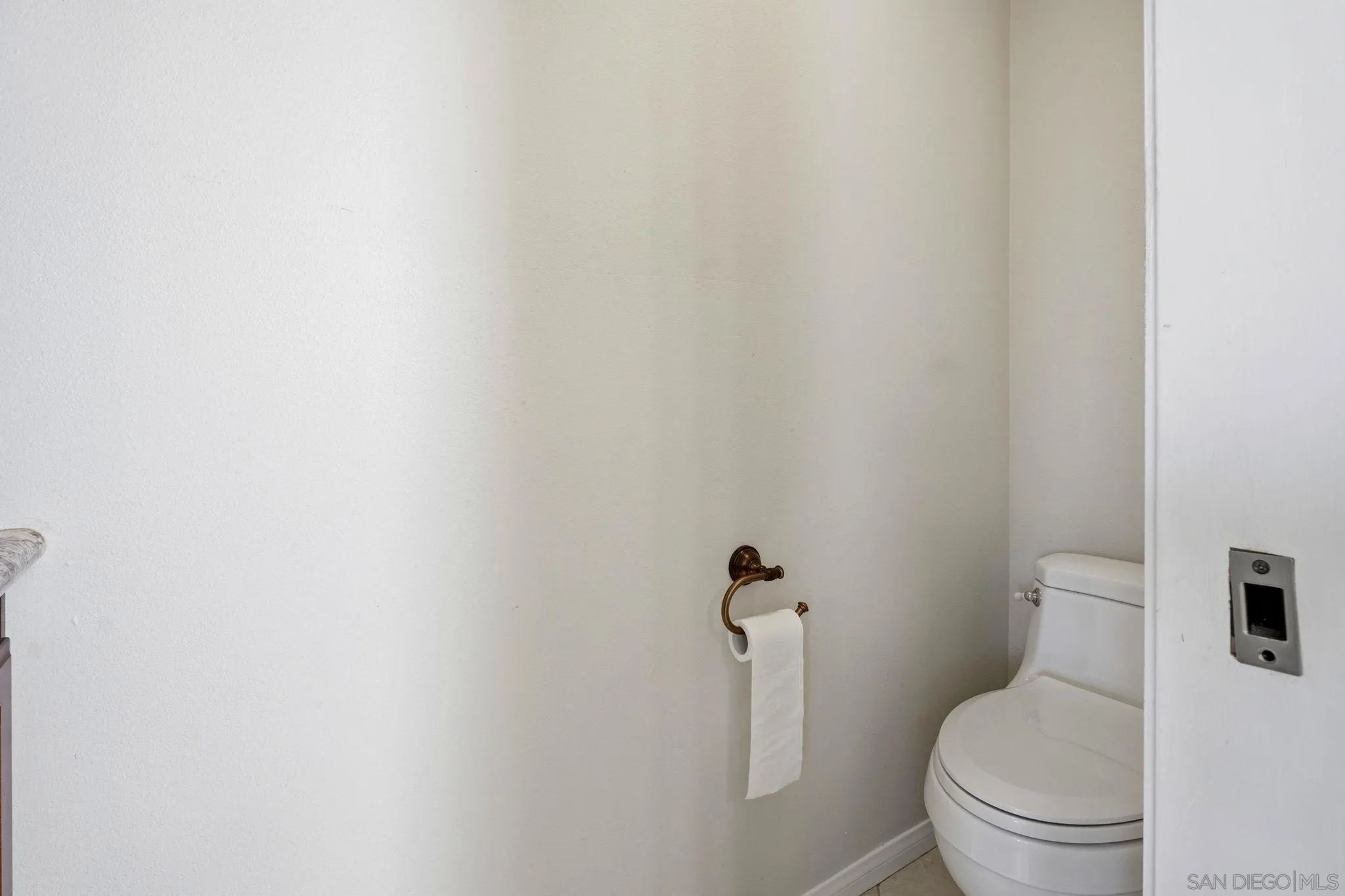 https://cdn.realtyfeed.com/cdn/127/260020363/6ca8f0e715edd263f56927fe0f48ef53.webp