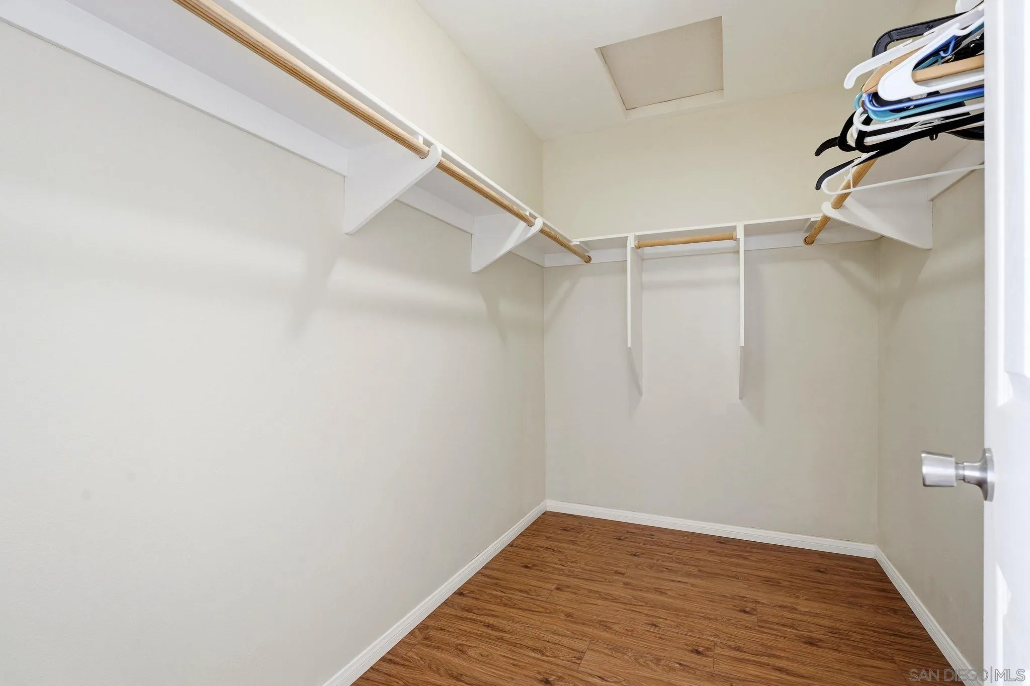 https://cdn.realtyfeed.com/cdn/127/260020363/7a808ecf86f5b2fdf21420e2026e9d91.webp