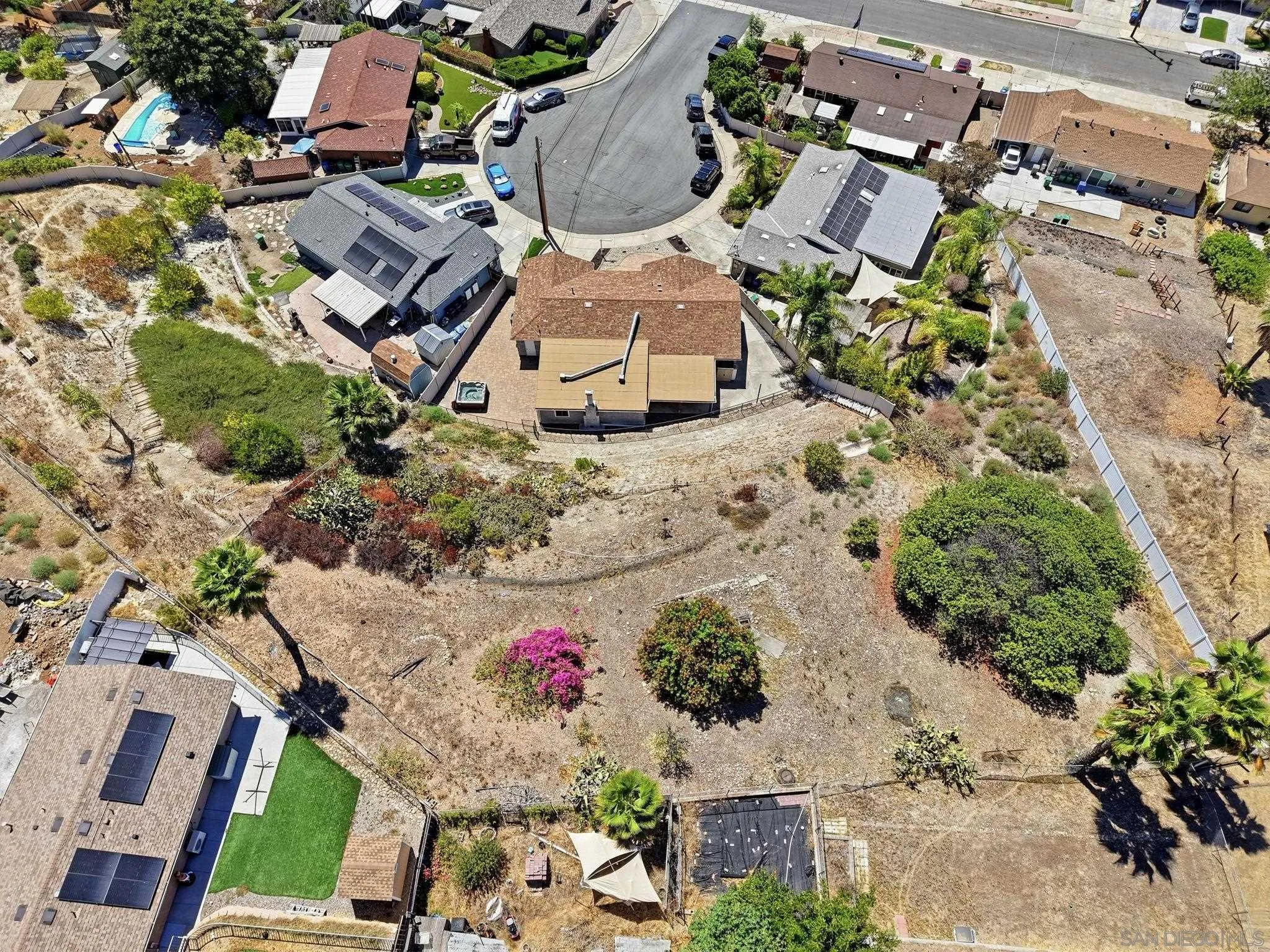 https://cdn.realtyfeed.com/cdn/127/260020363/81a22605c2ae227f3e472beacb8a48f7.webp