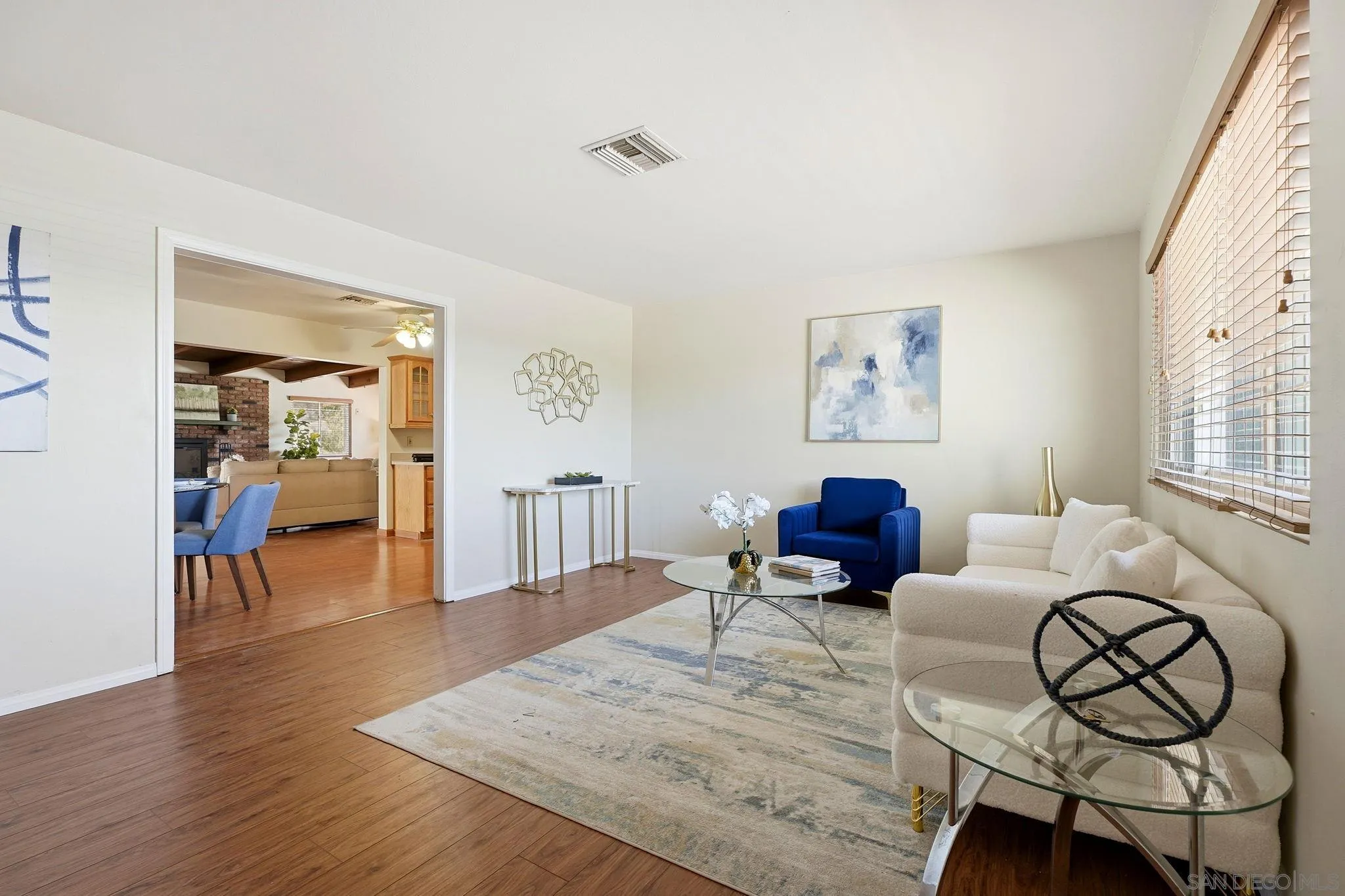 https://cdn.realtyfeed.com/cdn/127/260020363/8ebe3de1802210f6bbcad6628bc22c35.webp