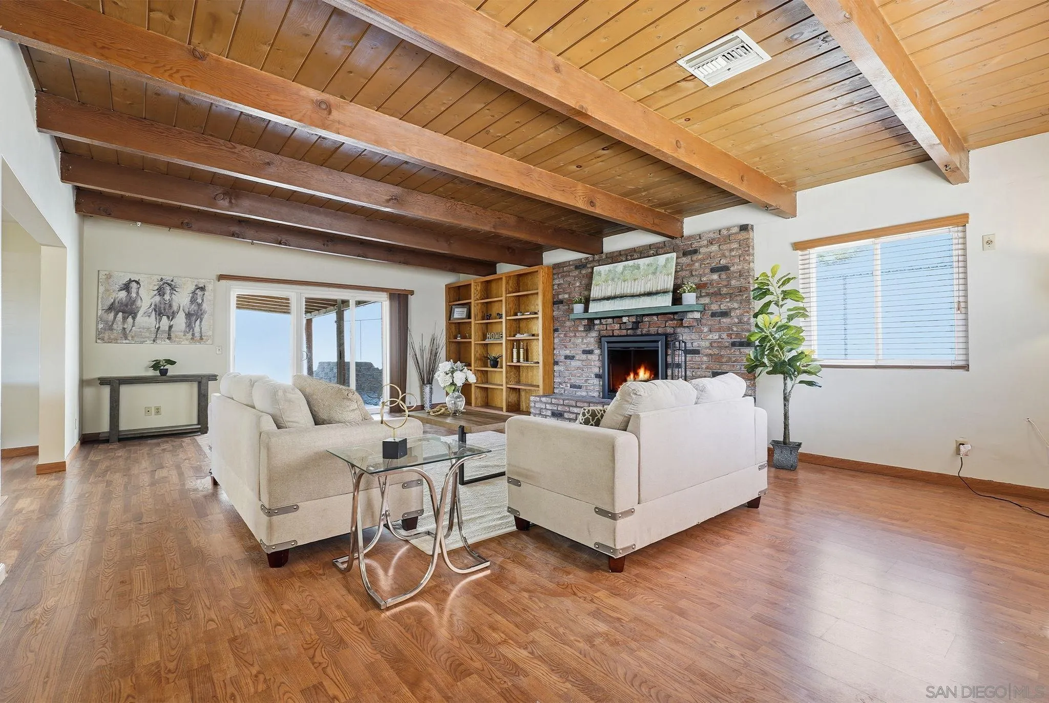 https://cdn.realtyfeed.com/cdn/127/260020363/cd0bccb2bffee652de8ba04fdbc79a6b.webp