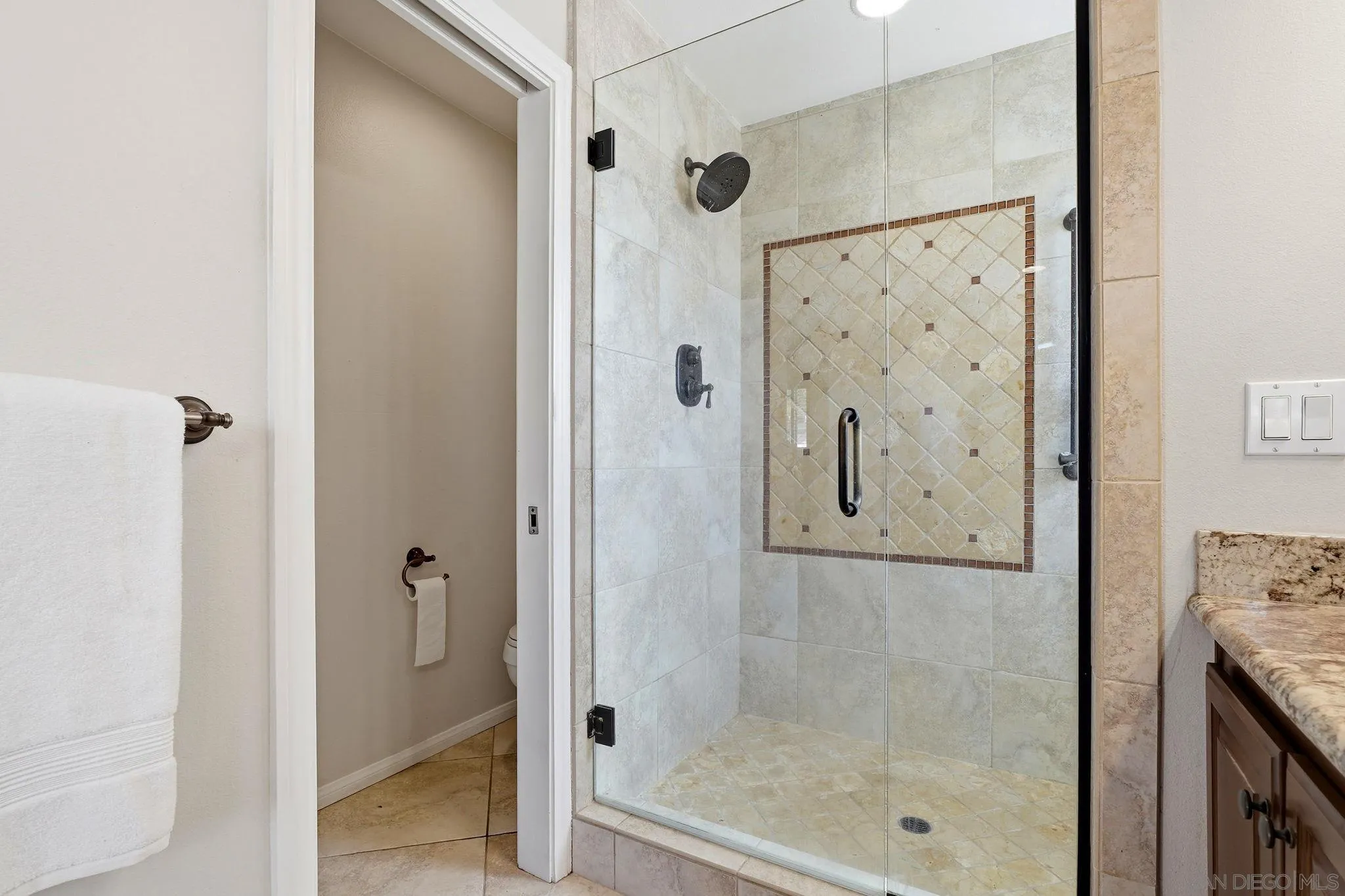 https://cdn.realtyfeed.com/cdn/127/260020363/e4fca41d096f3577b51c633e629962d3.webp