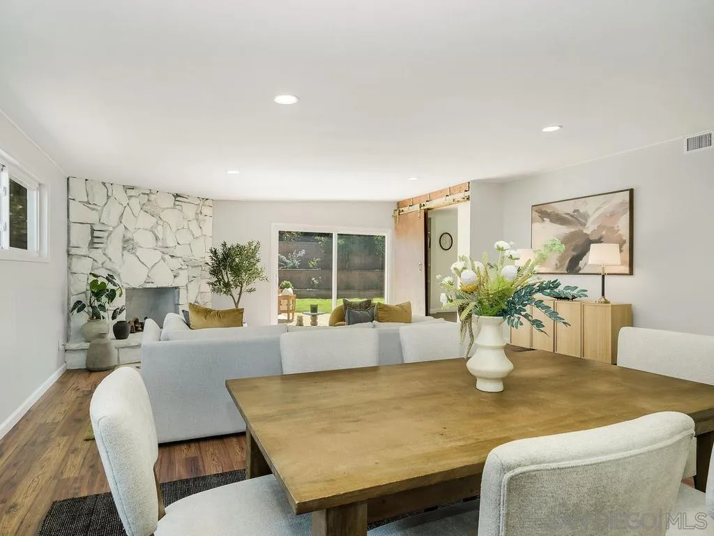 https://cdn.realtyfeed.com/cdn/127/260020364/076a7bfae38e334360fb337ee2e7cb90.webp