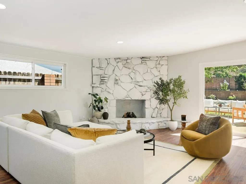 https://cdn.realtyfeed.com/cdn/127/260020364/574356cb8f79fbbe15e46749147004f5.webp