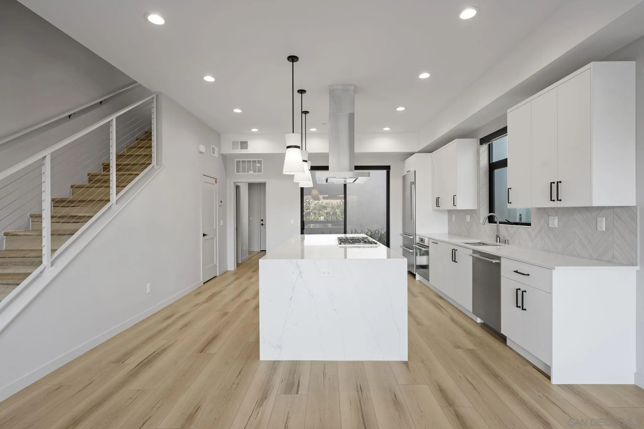 https://cdn.realtyfeed.com/cdn/127/260020367/d086ffa17353ec8e4cd17c252da45684.webp