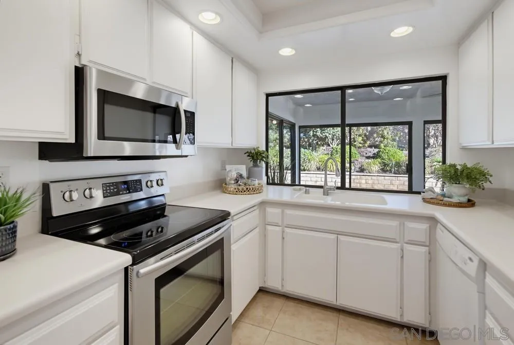 https://cdn.realtyfeed.com/cdn/127/260020372/6f7e738f6233b51f57325982eedcebac.webp
