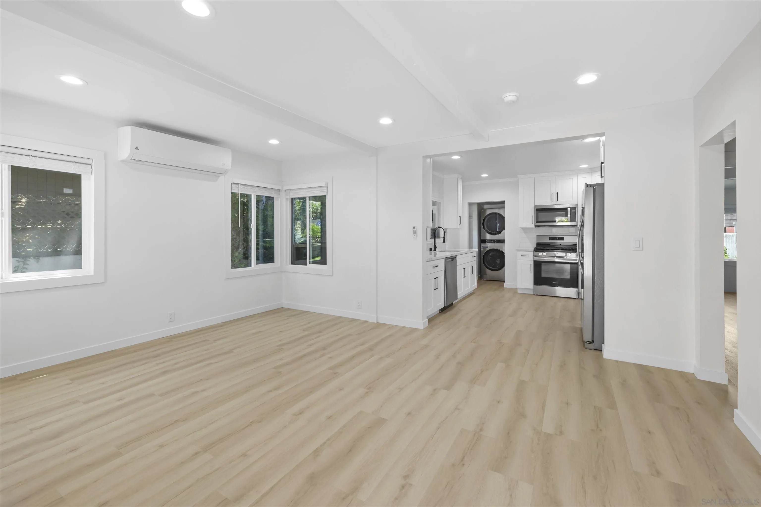 https://cdn.realtyfeed.com/cdn/127/260020373/21939ebf6e9d4cd3ccefa33f0bbeec61.webp