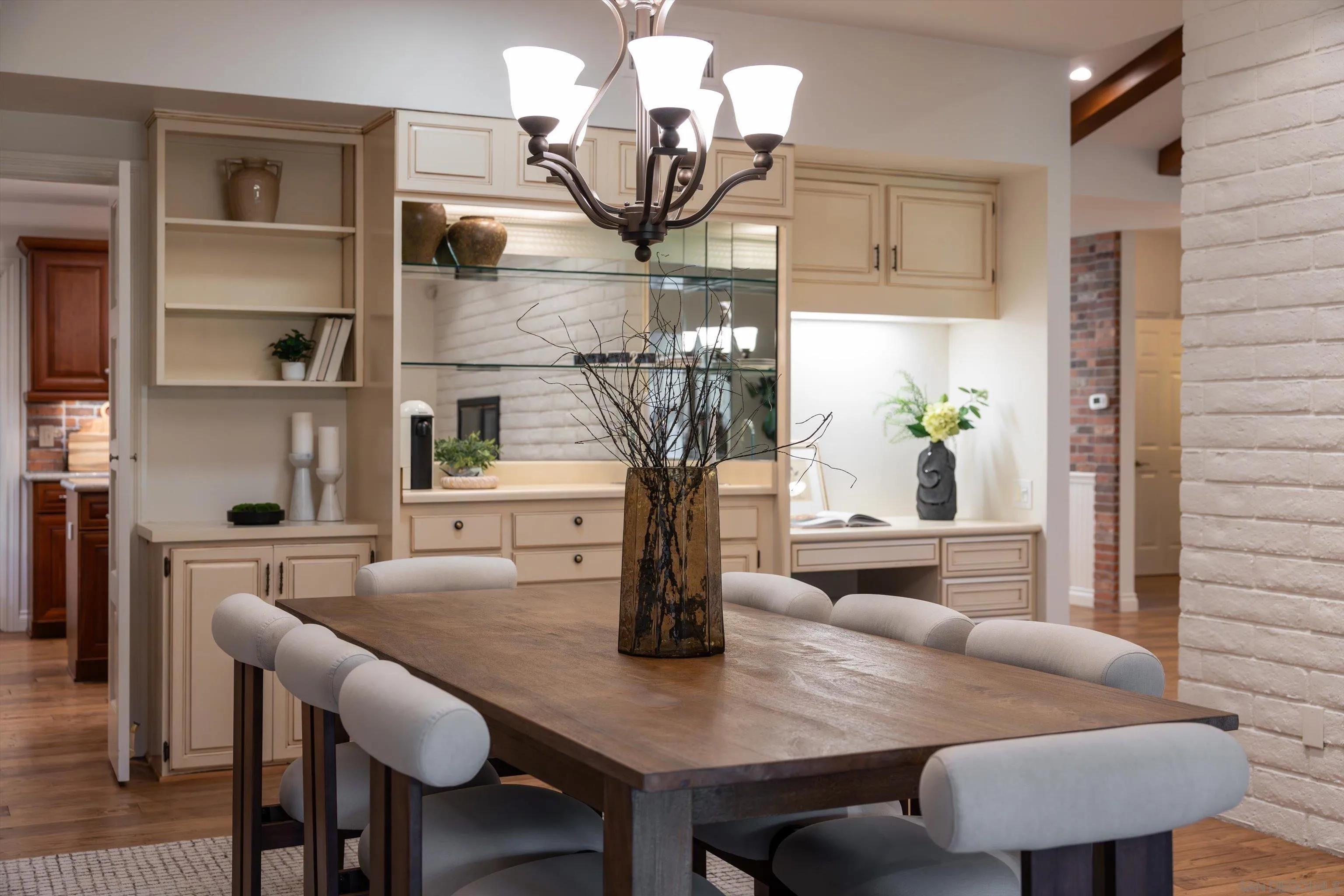 https://cdn.realtyfeed.com/cdn/127/260020377/52de90e83f3f8b8ab2fc1a13c9e0bfb0.webp