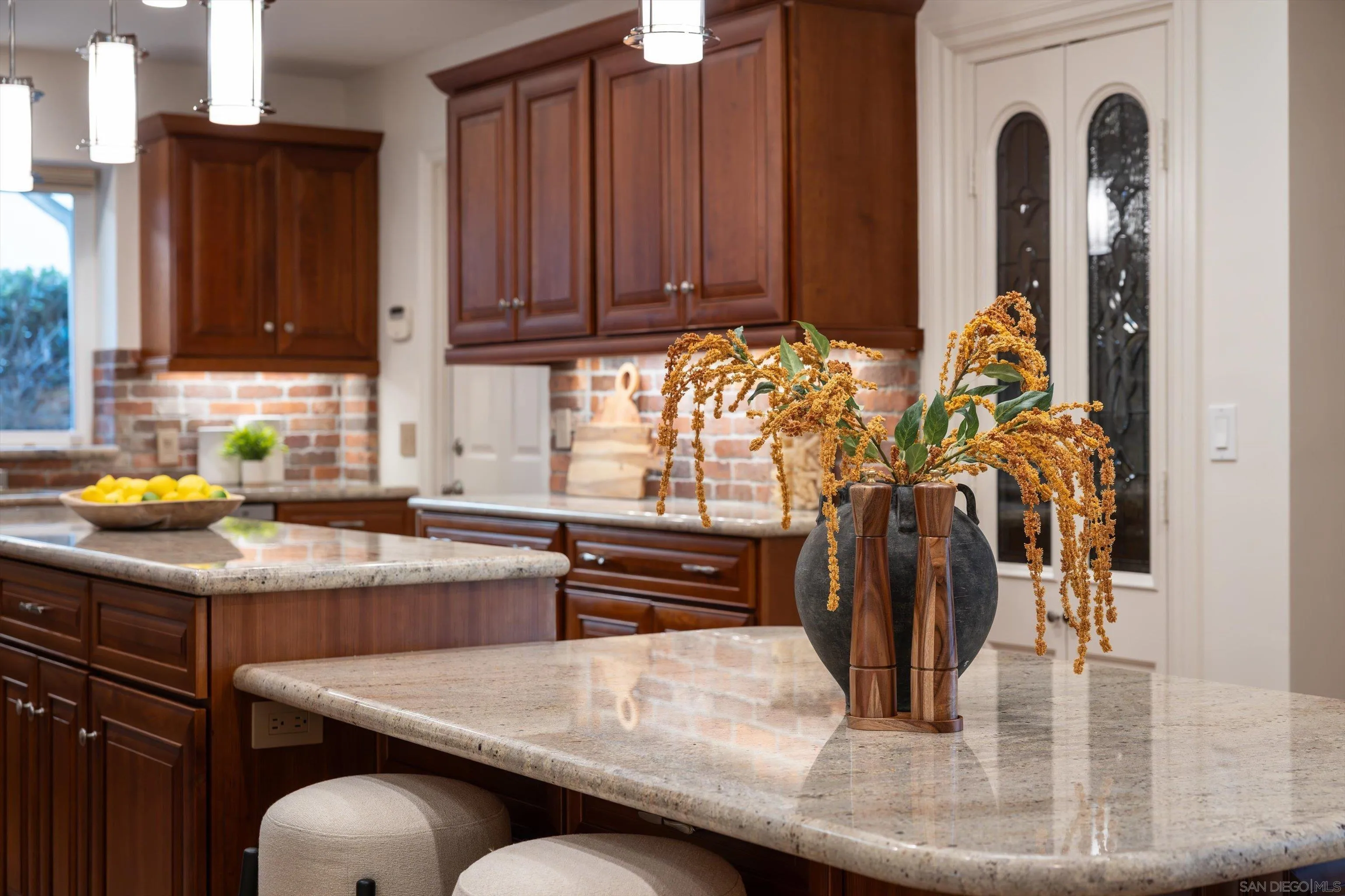 https://cdn.realtyfeed.com/cdn/127/260020377/84ae8ffb9acdbbf56aaf32ca4008e637.webp