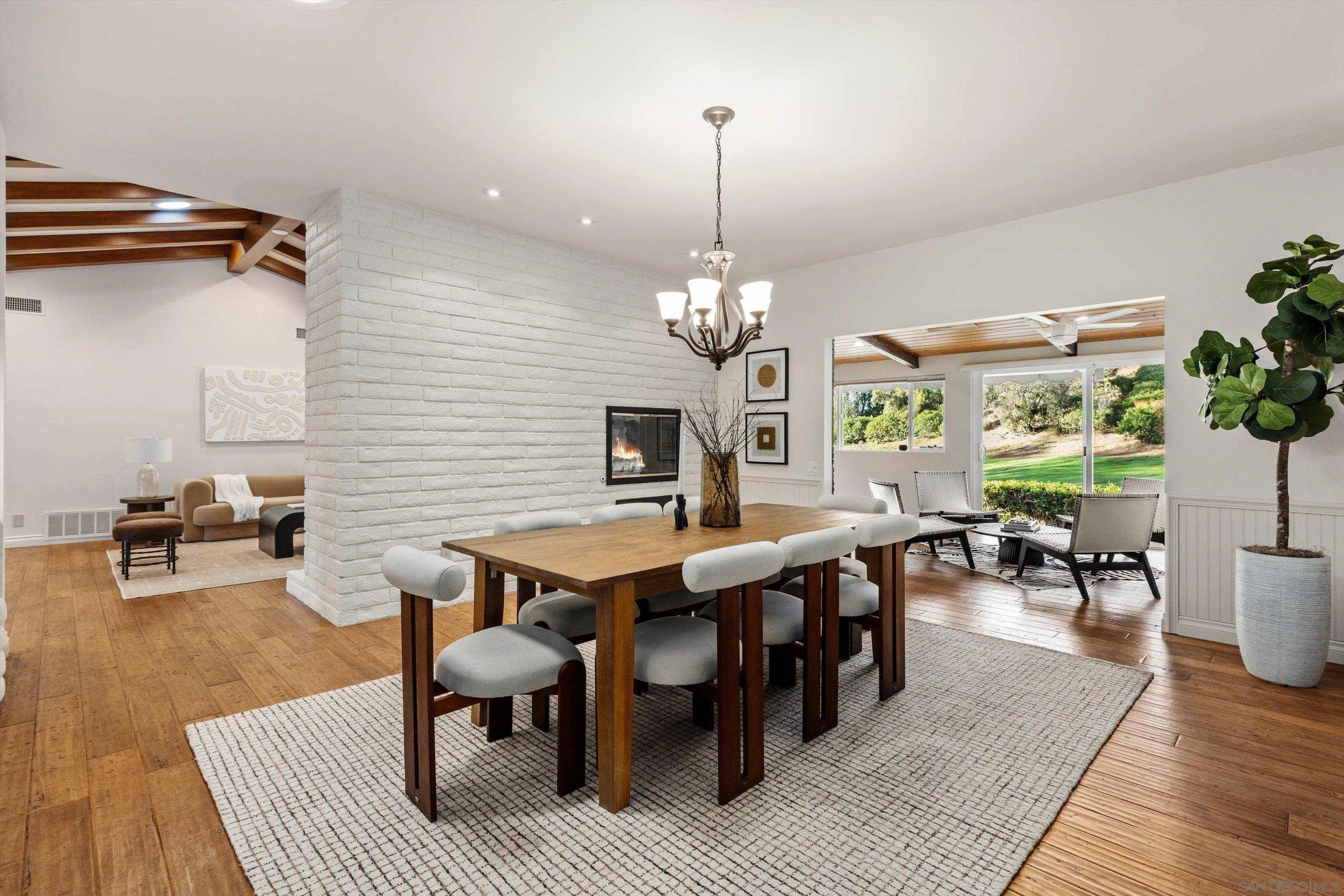 https://cdn.realtyfeed.com/cdn/127/260020377/a1c63a75f8c9df63c3f506ee49167a5d.webp