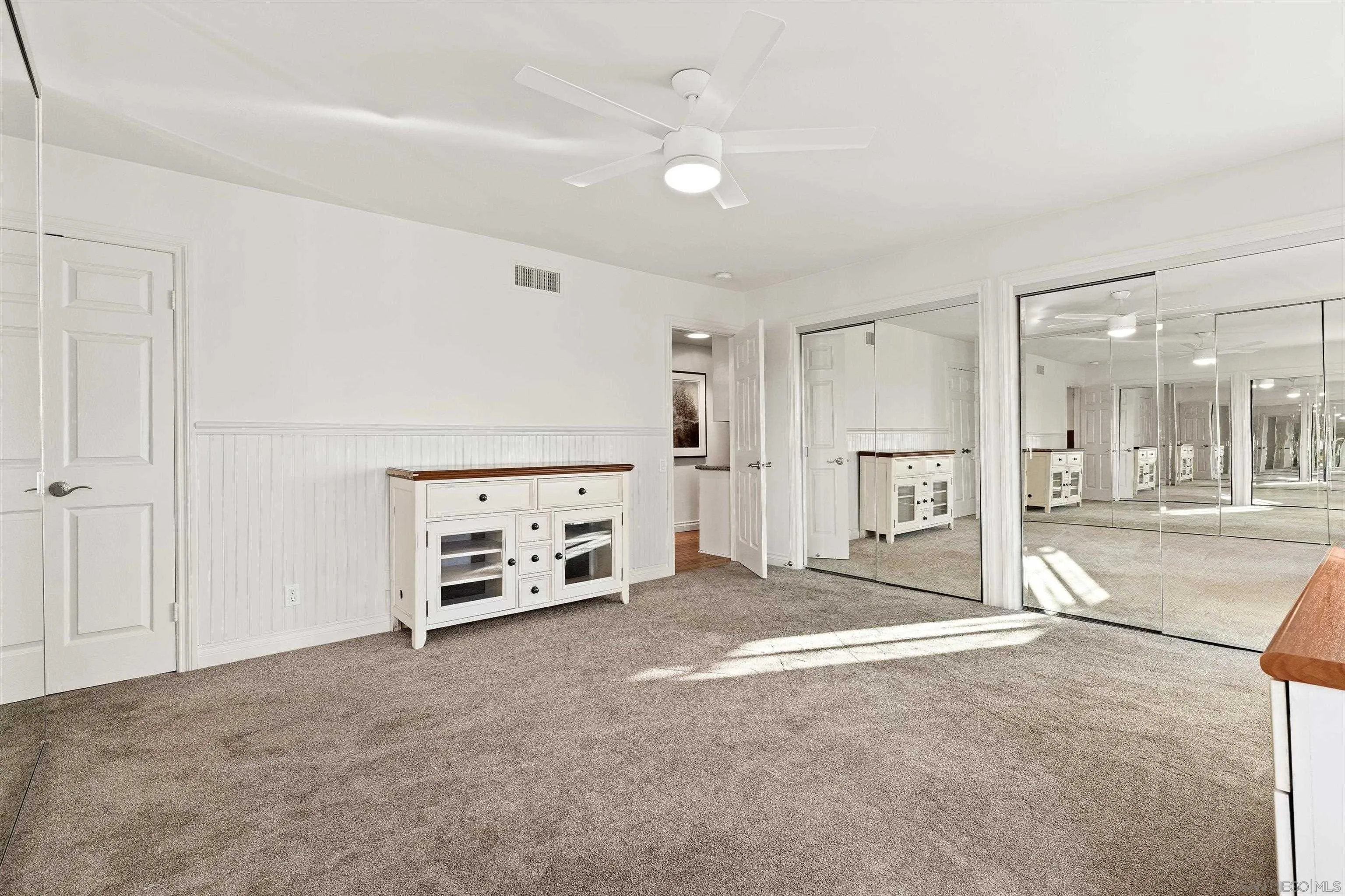 https://cdn.realtyfeed.com/cdn/127/260020377/b4406ed10486f195aff438fda54e9df2.webp