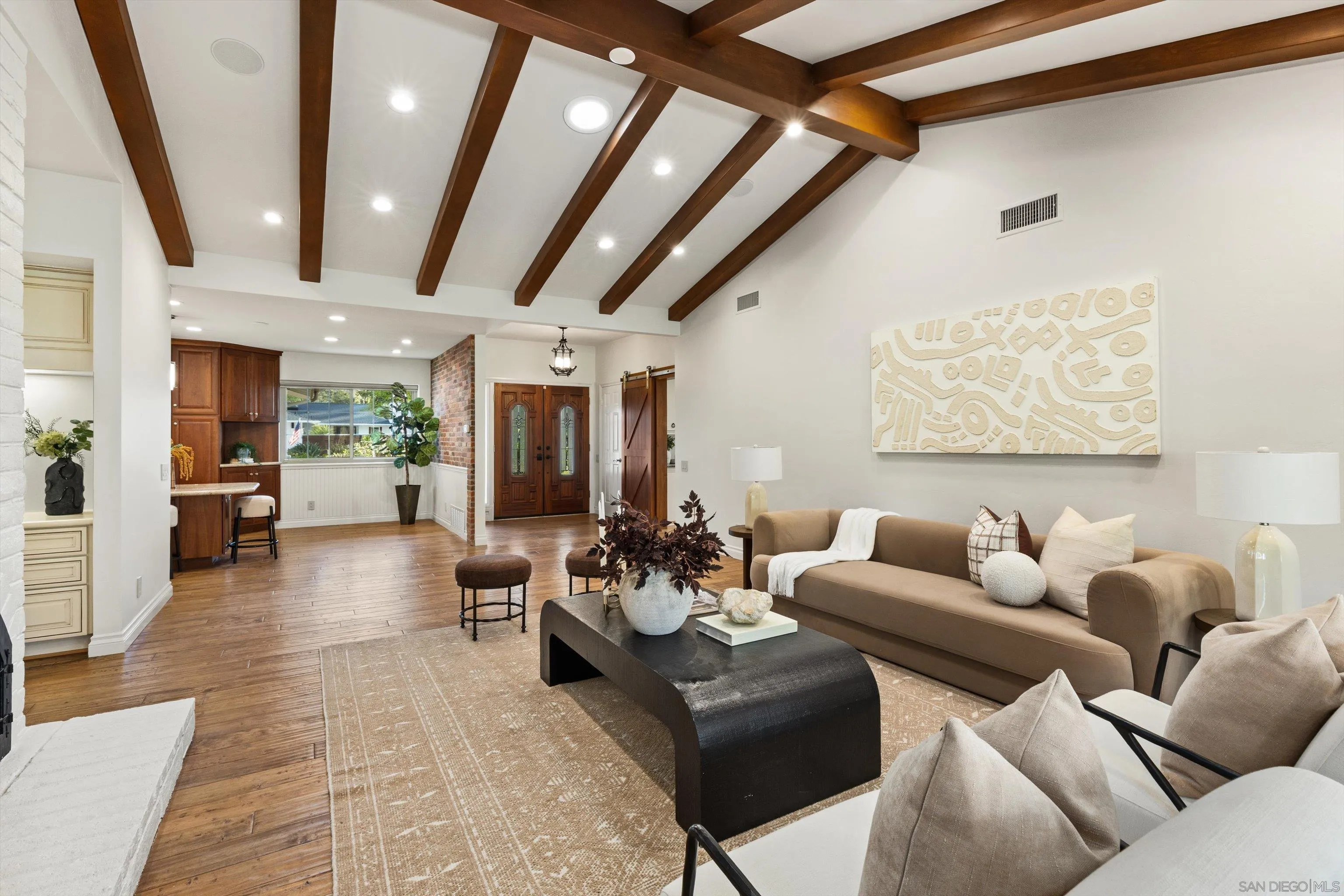 https://cdn.realtyfeed.com/cdn/127/260020377/c140b6d9c19de102696a426f1fe48c56.webp