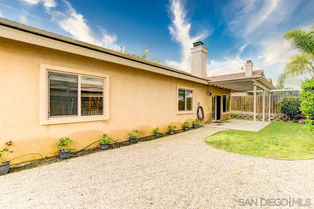 9504 Paseo De Los Castillos, Santee, CA 92071 - Photo 5 of 25, Santee, CA