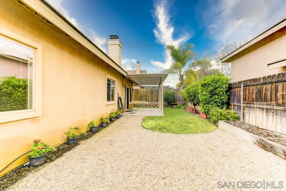 9504 Paseo De Los Castillos, Santee, CA 92071 - Photo 3 of 25, Santee, CA