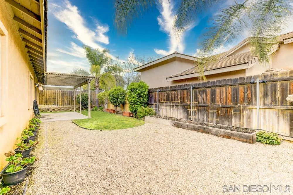9504 Paseo De Los Castillos, Santee, CA 92071 - Photo 4 of 25, Santee, CA