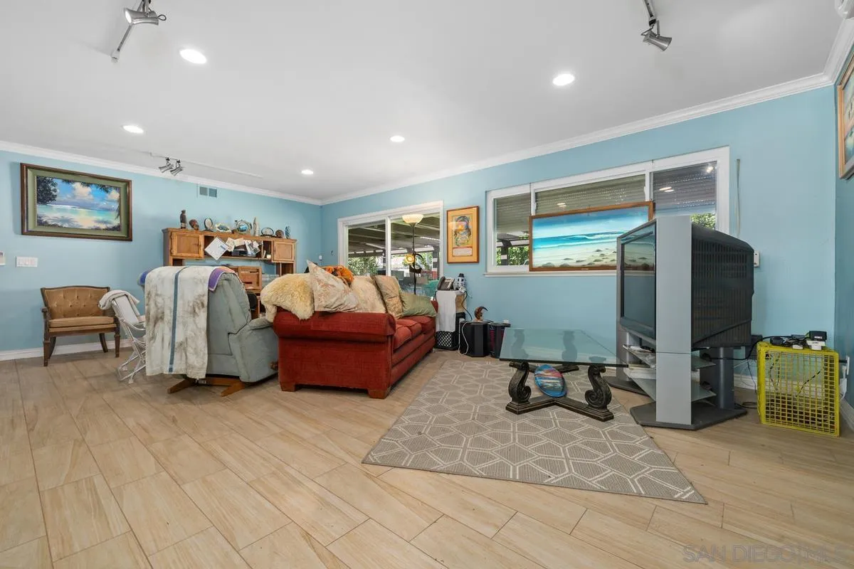https://cdn.realtyfeed.com/cdn/127/260020381/76493fffc1737155bd2373a017f9e416.webp
