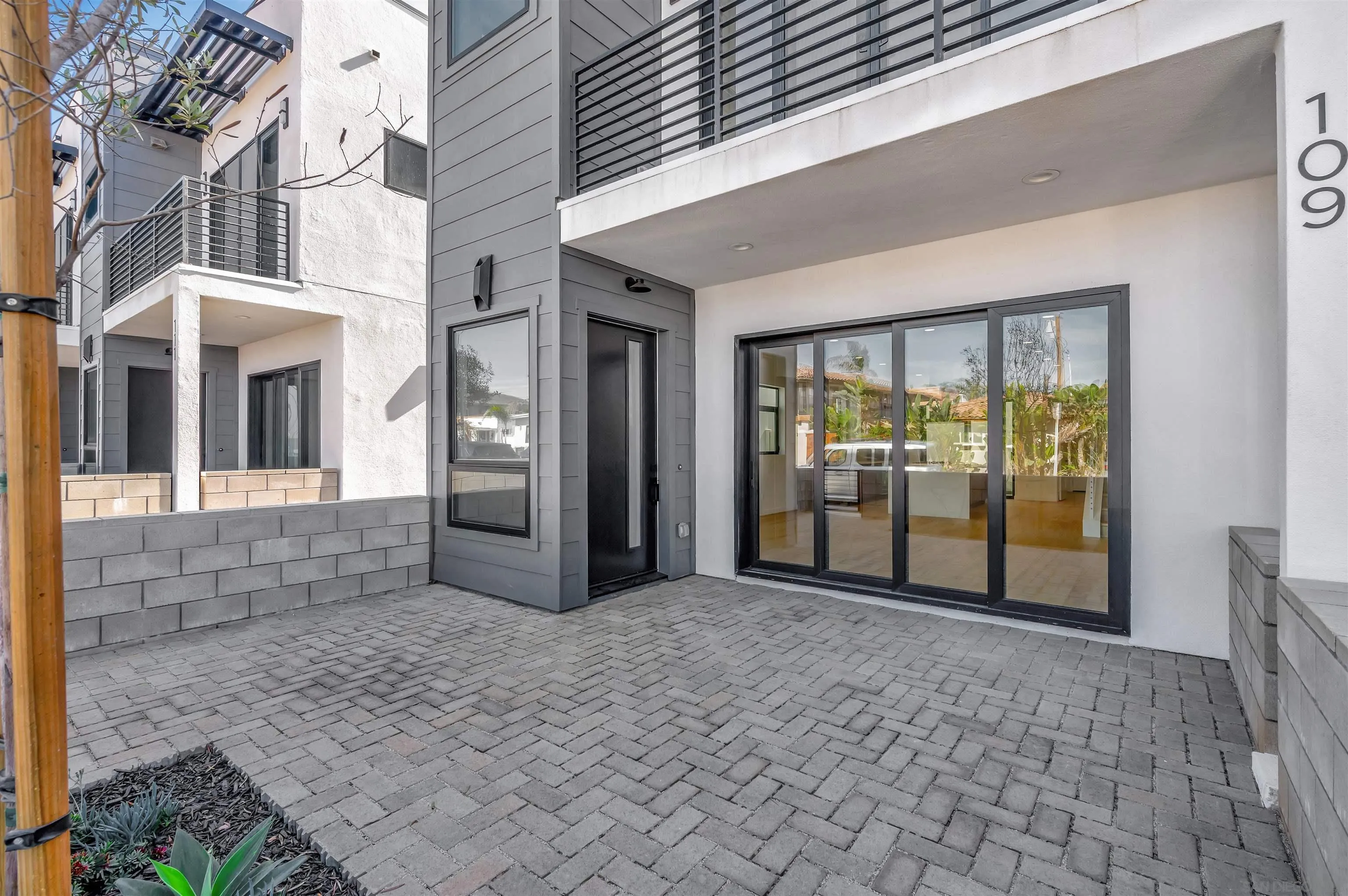 https://cdn.realtyfeed.com/cdn/127/260020383/f9050a4deb1649c87b76d5ac68e53778.webp