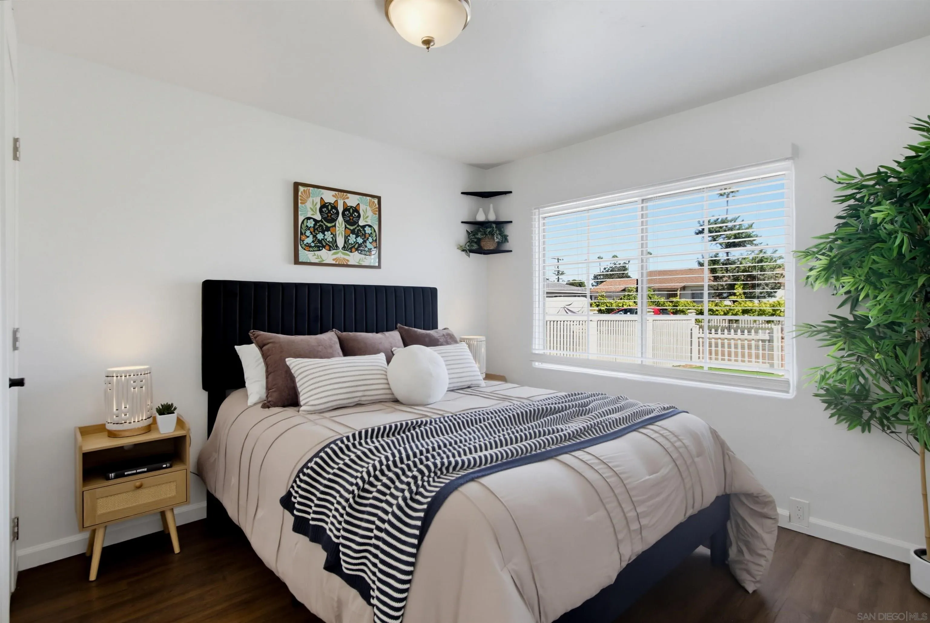 https://cdn.realtyfeed.com/cdn/127/260020384/6379fb5bab97846a68930ea4126cb6f9.webp