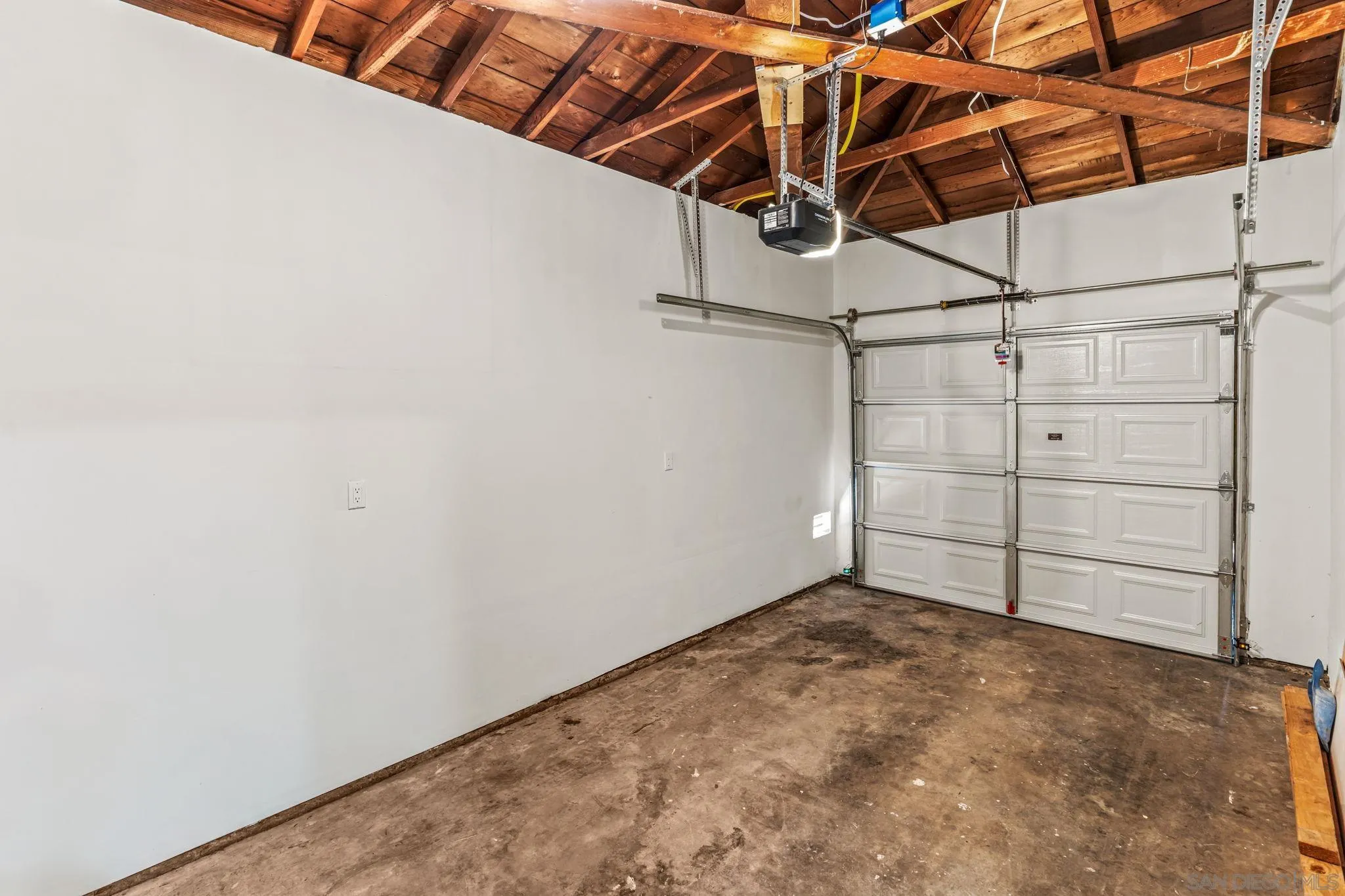 https://cdn.realtyfeed.com/cdn/127/260020385/5d6e4a01fa1a235ae3f51ac2c2aa9db2.webp
