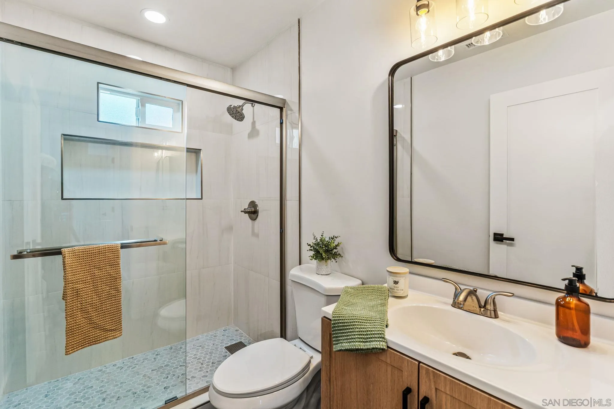 https://cdn.realtyfeed.com/cdn/127/260020385/d4f7aa7f4c43fc8e0ee206015a49a598.webp