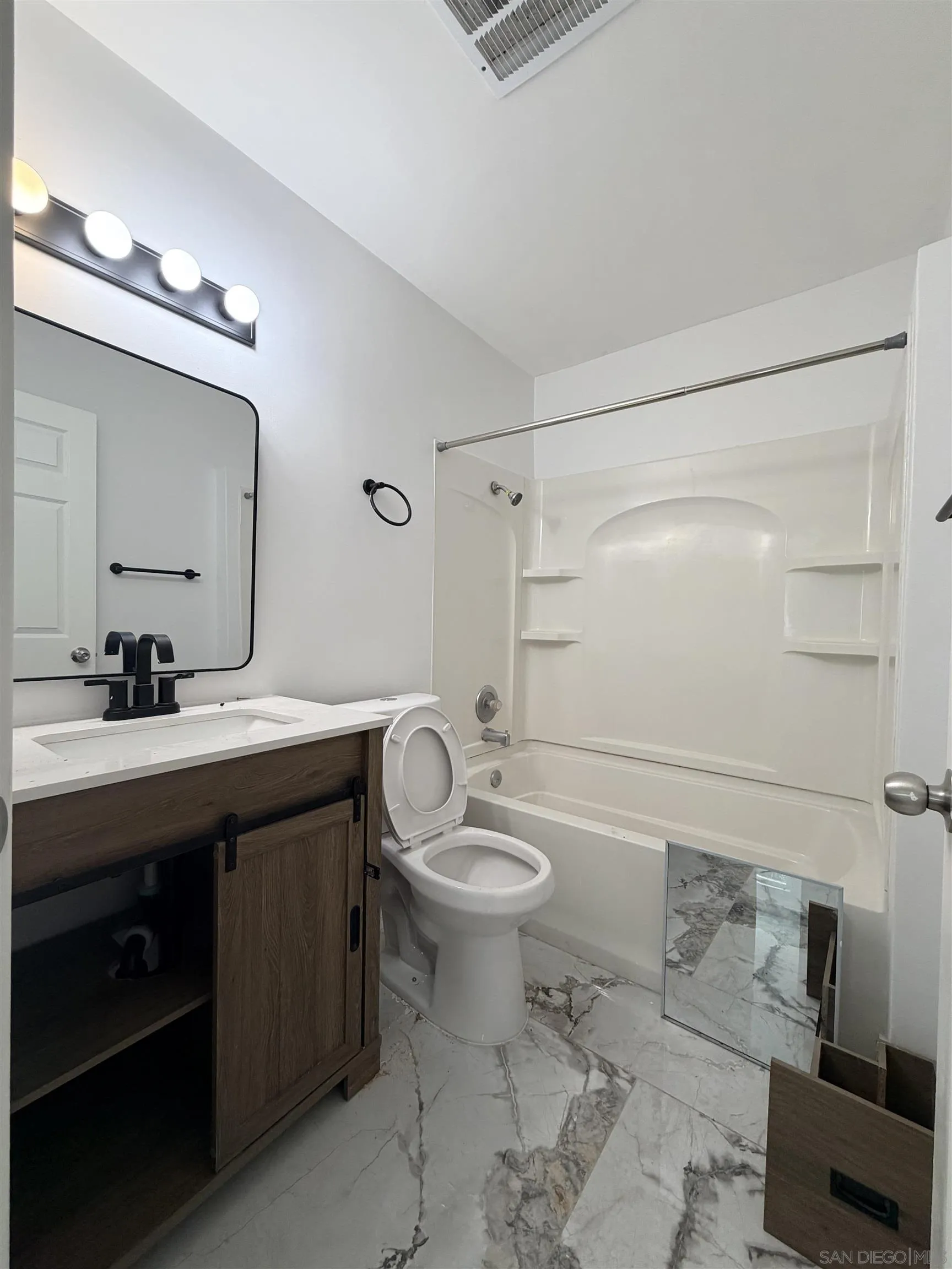 Photo #7: 260020387 Listing: Photo #7