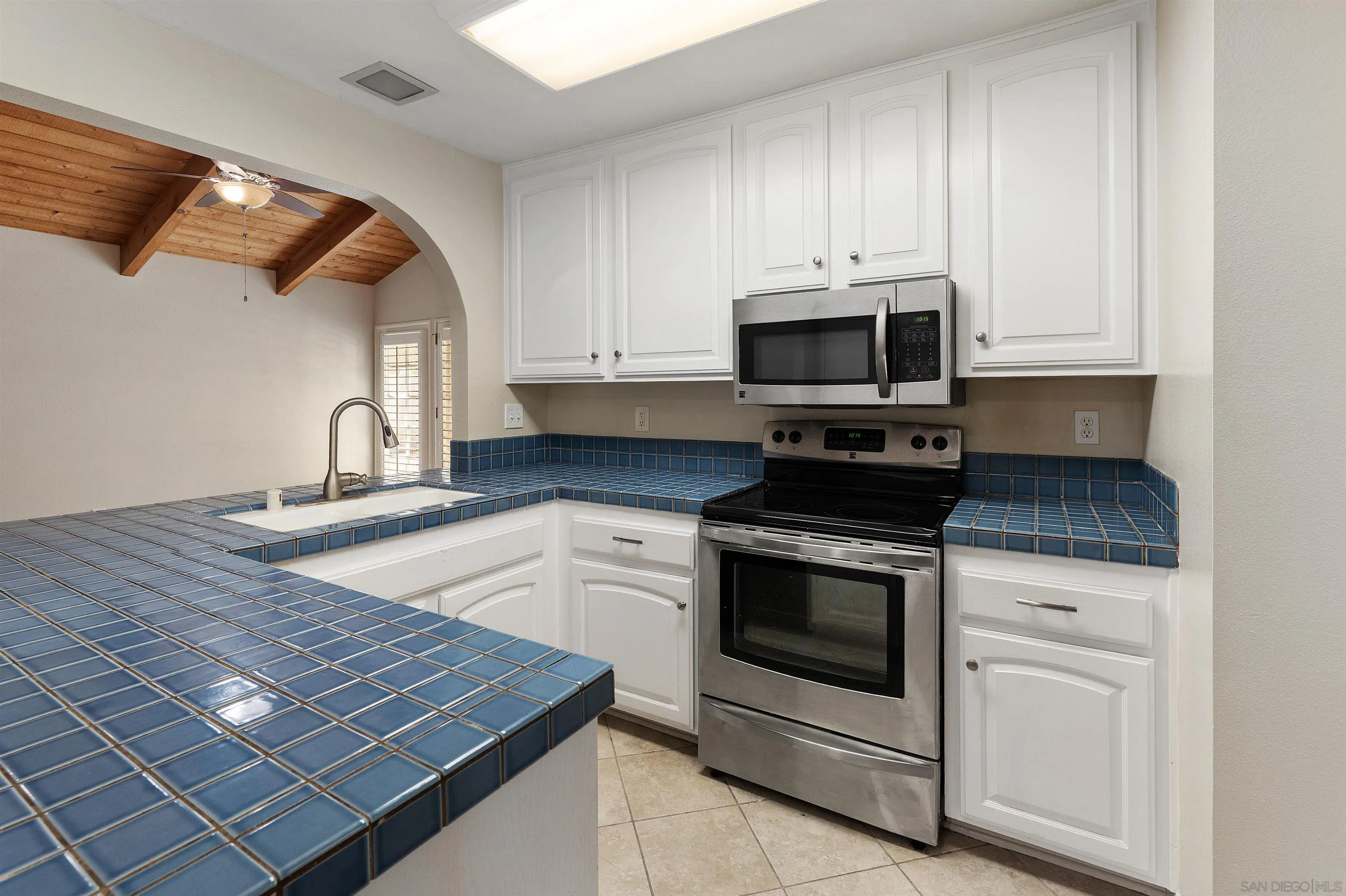 https://cdn.realtyfeed.com/cdn/127/260020389/454916f91105a1eceedaac0dbd2cb088.webp