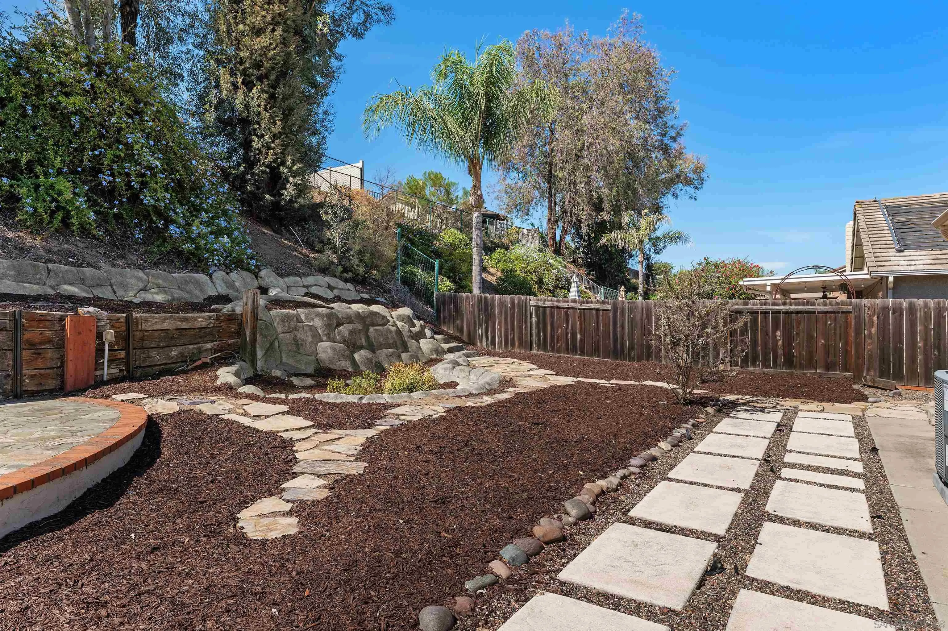 https://cdn.realtyfeed.com/cdn/127/260020389/79bf5a99319c43ea6a868b694900c01c.webp