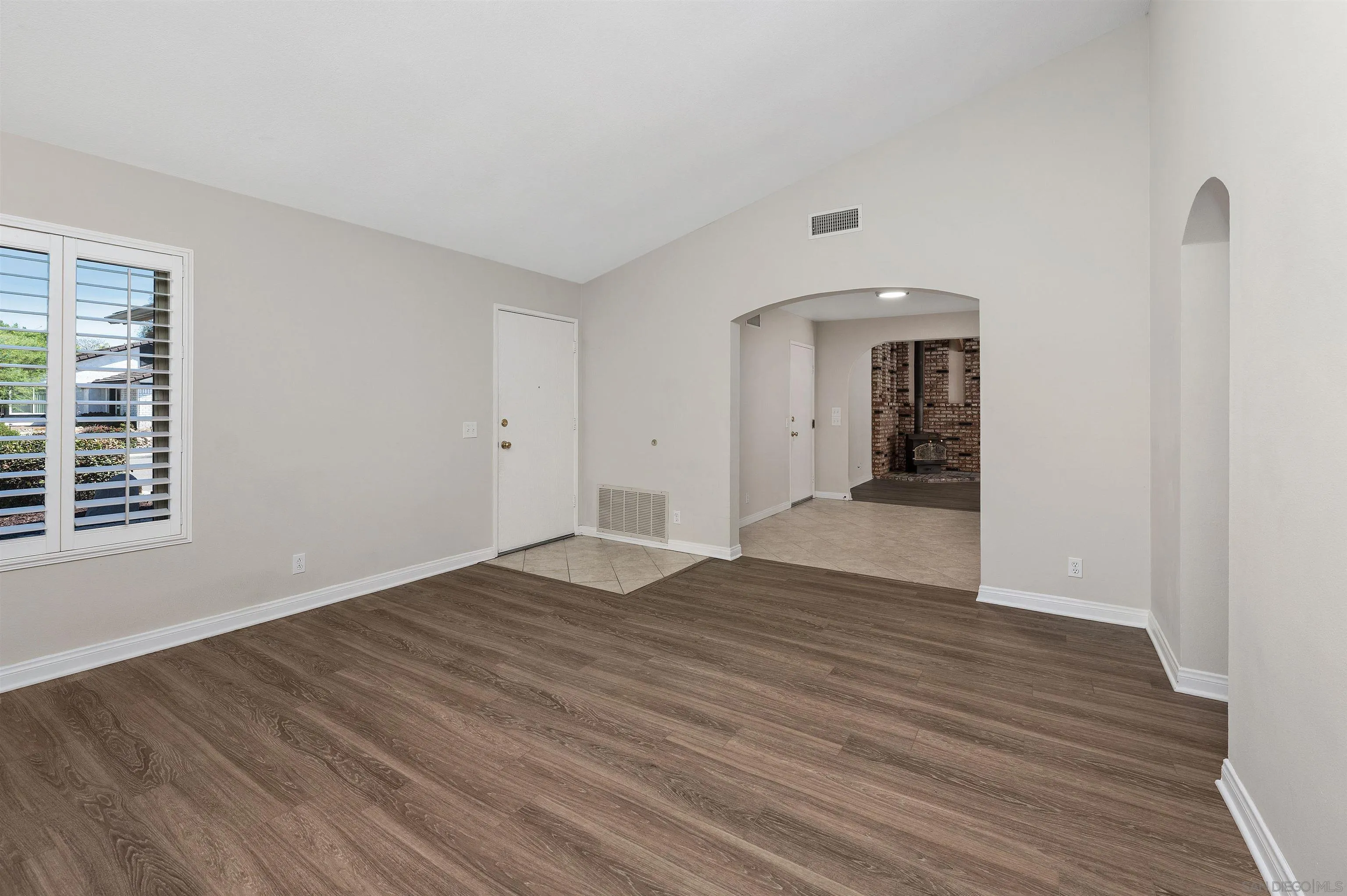 https://cdn.realtyfeed.com/cdn/127/260020389/98c778caac2b54524bea4b0e441156b6.webp