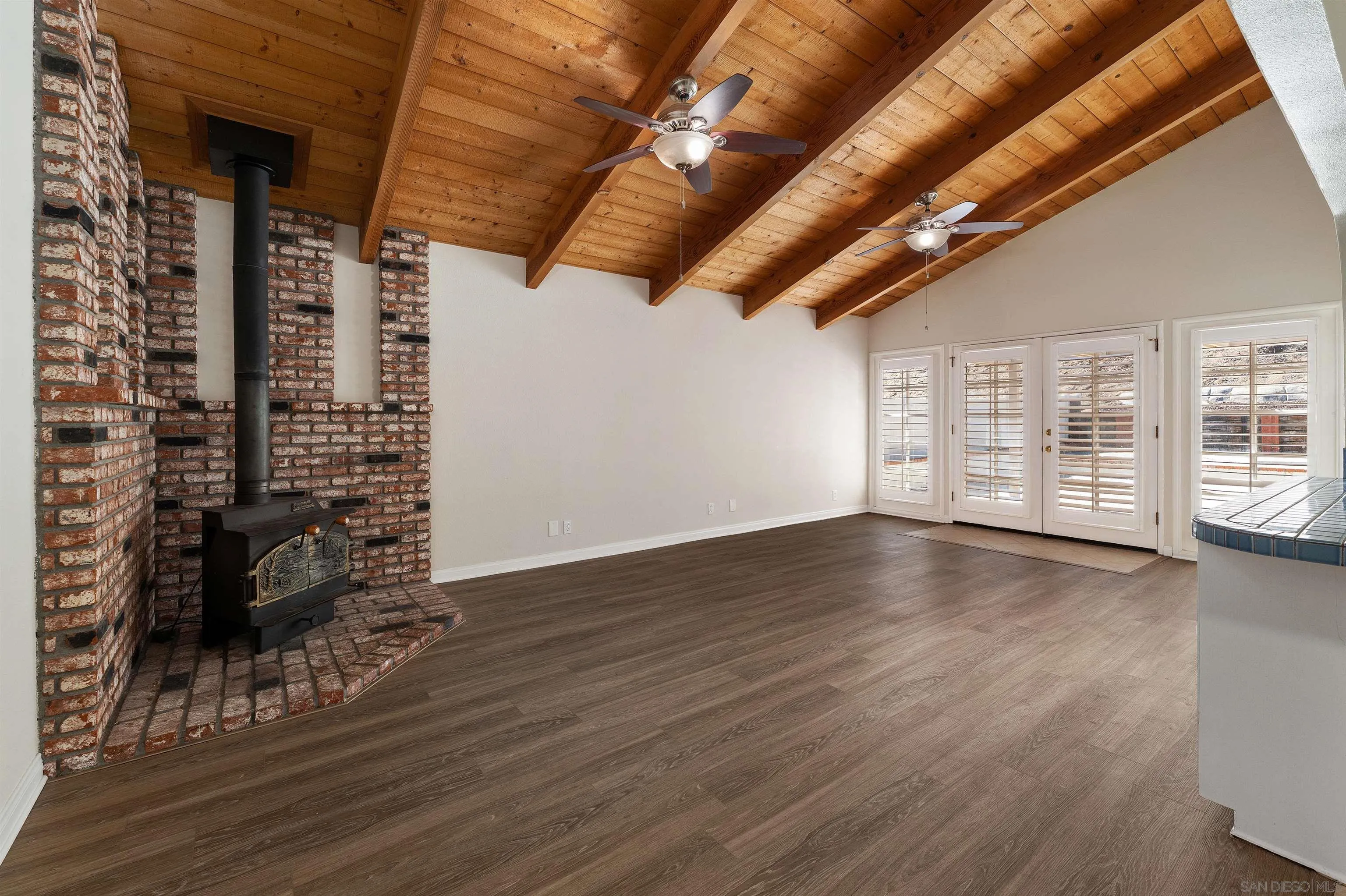 https://cdn.realtyfeed.com/cdn/127/260020389/bad17594d6132125a6689f49ed5d2ea3.webp