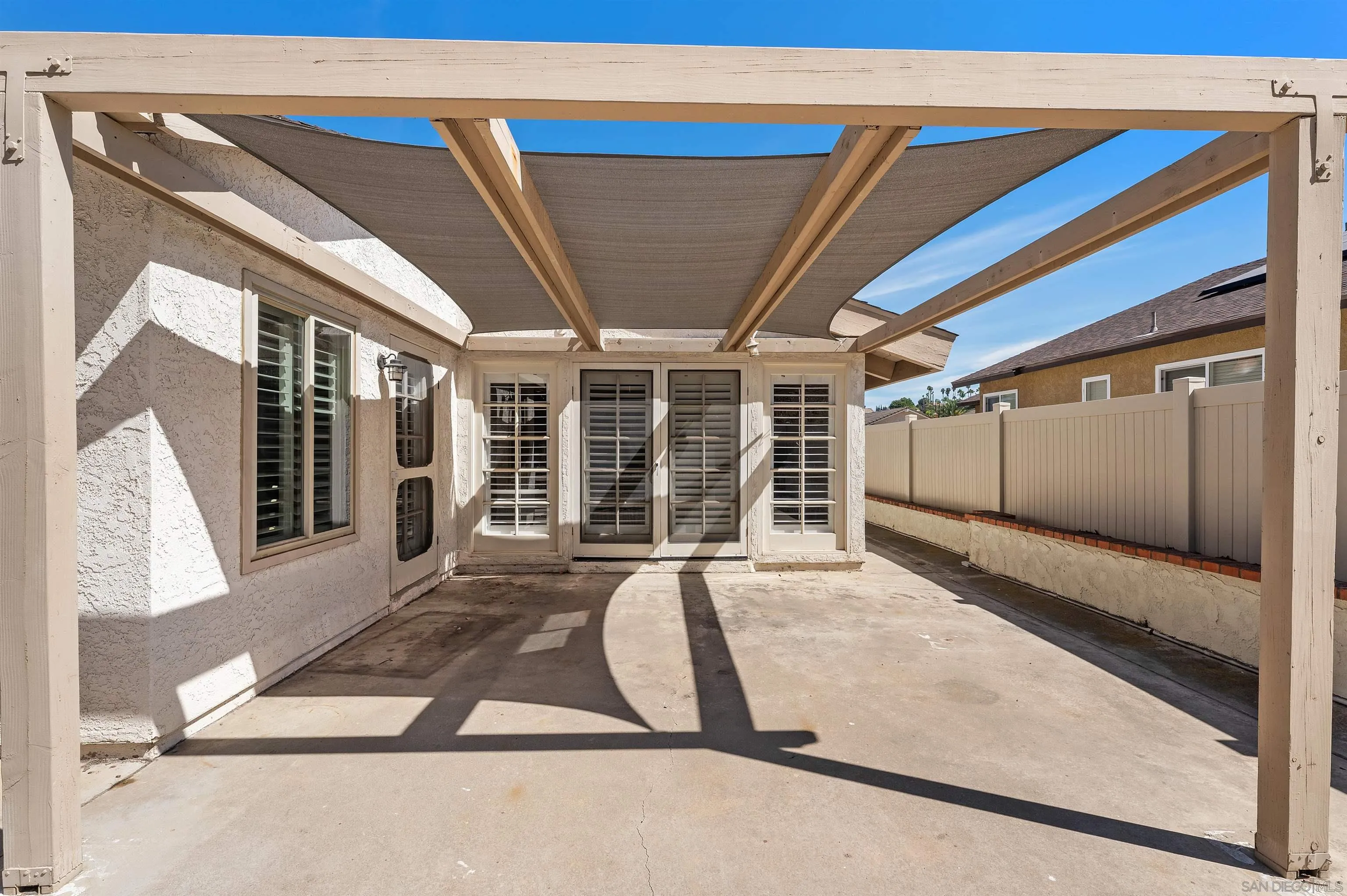 https://cdn.realtyfeed.com/cdn/127/260020389/c9434ef226344fbb41898587d82f107e.webp