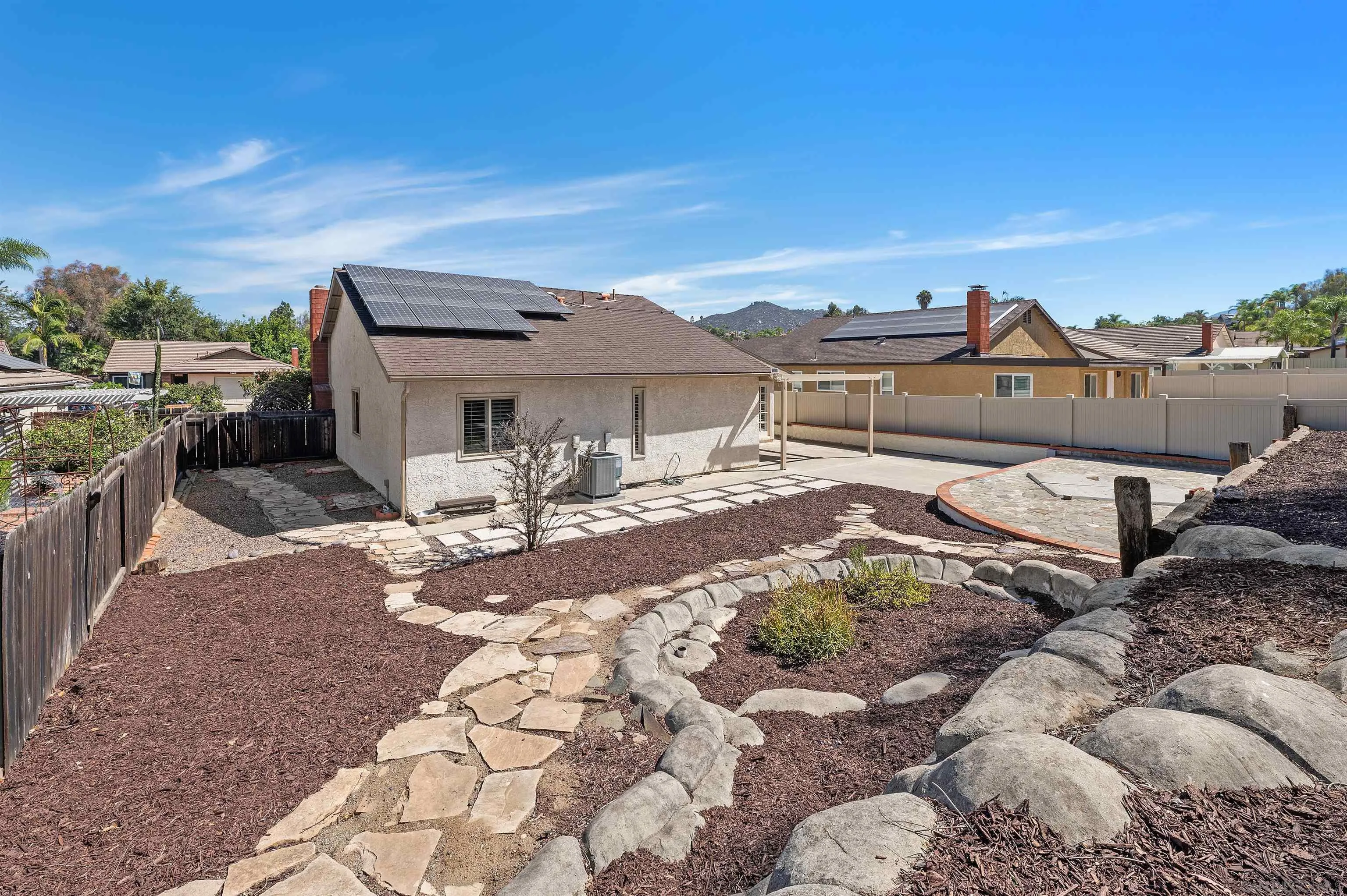 https://cdn.realtyfeed.com/cdn/127/260020389/d6d81bc87bd5e128ec3d4e401818095c.webp