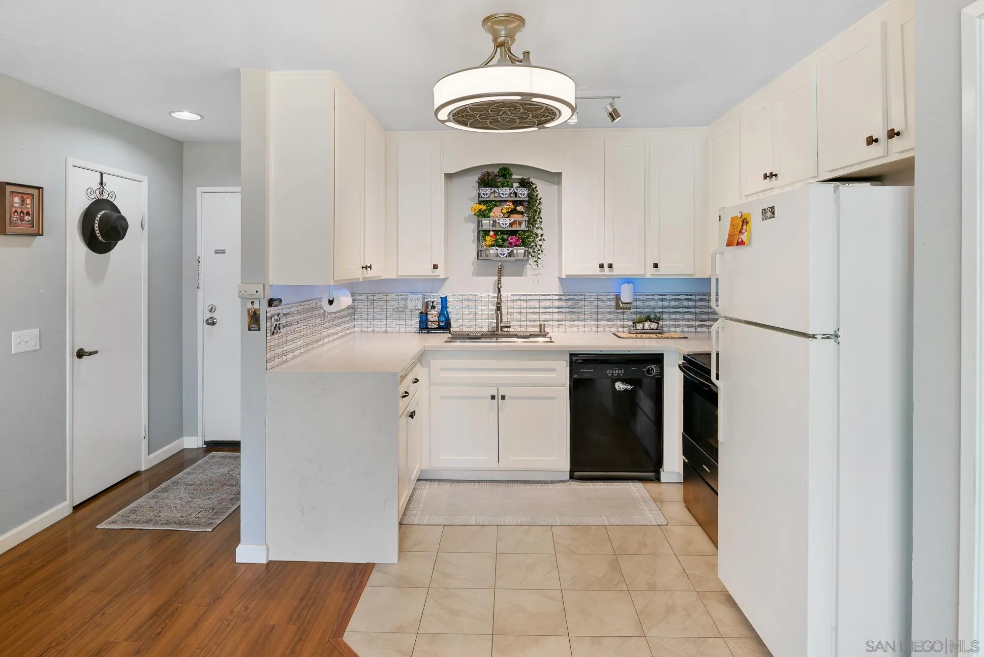 https://cdn.realtyfeed.com/cdn/127/260020391/a53d50c7bb7a7747a2e7ed4d18298956.webp