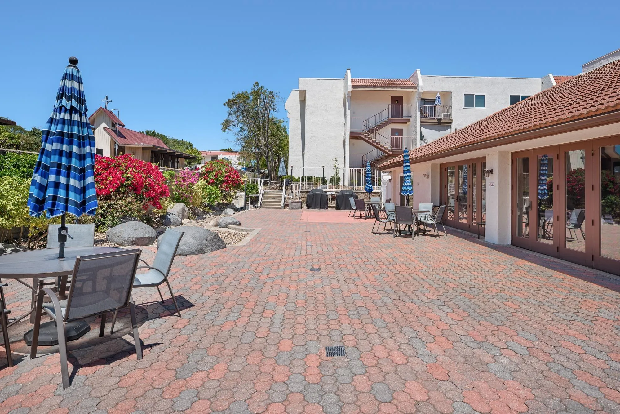 https://cdn.realtyfeed.com/cdn/127/260020391/afb2004f0891fa3bd4b7a6ea424067ea.webp