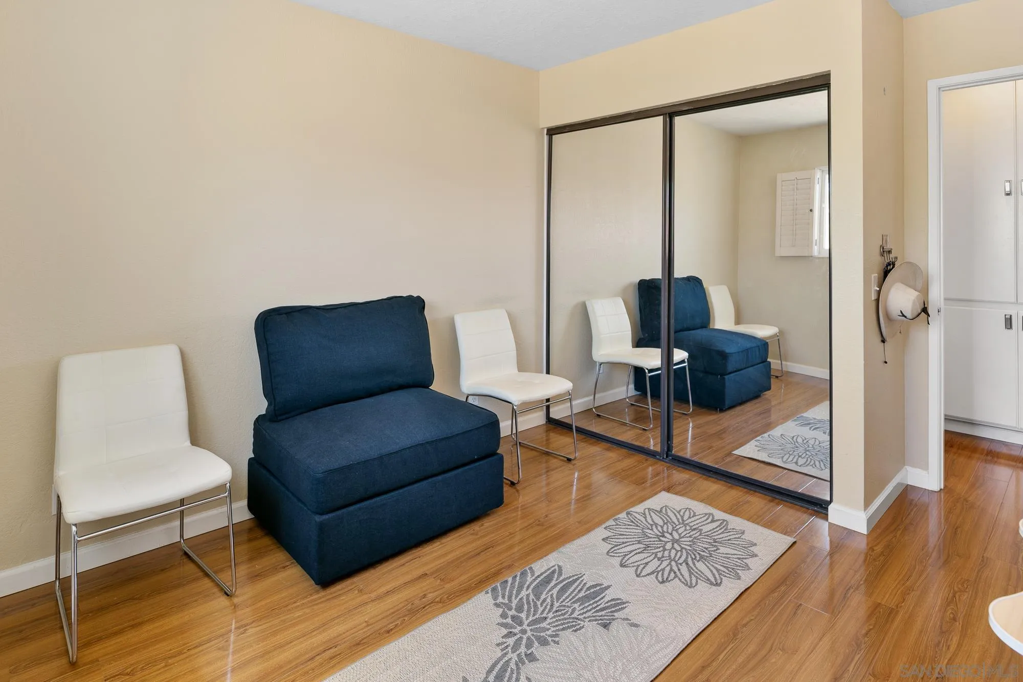 https://cdn.realtyfeed.com/cdn/127/260020391/d645810bc9ddaca34c6e22a5d8d7786d.webp