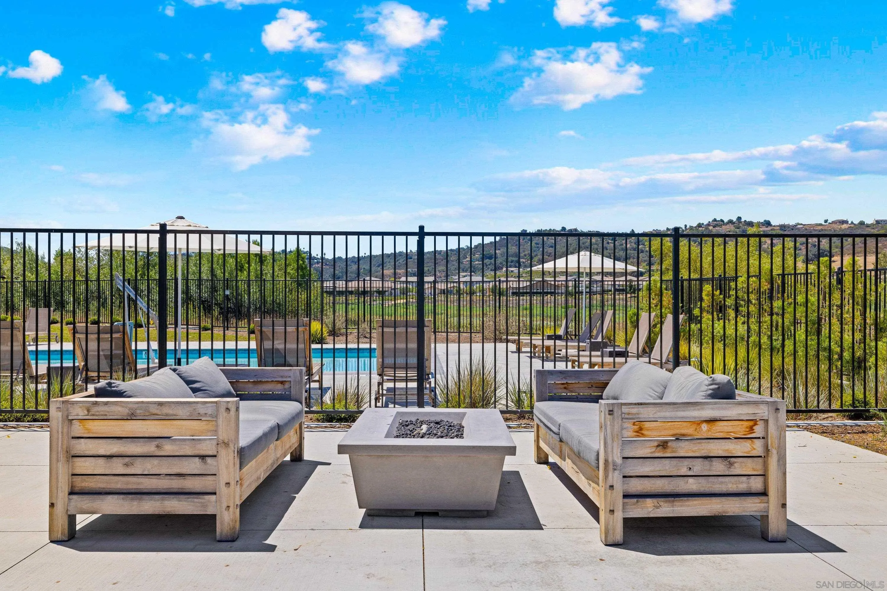https://cdn.realtyfeed.com/cdn/127/260020392/03114f78882d38009f8874bdcf968bb3.webp