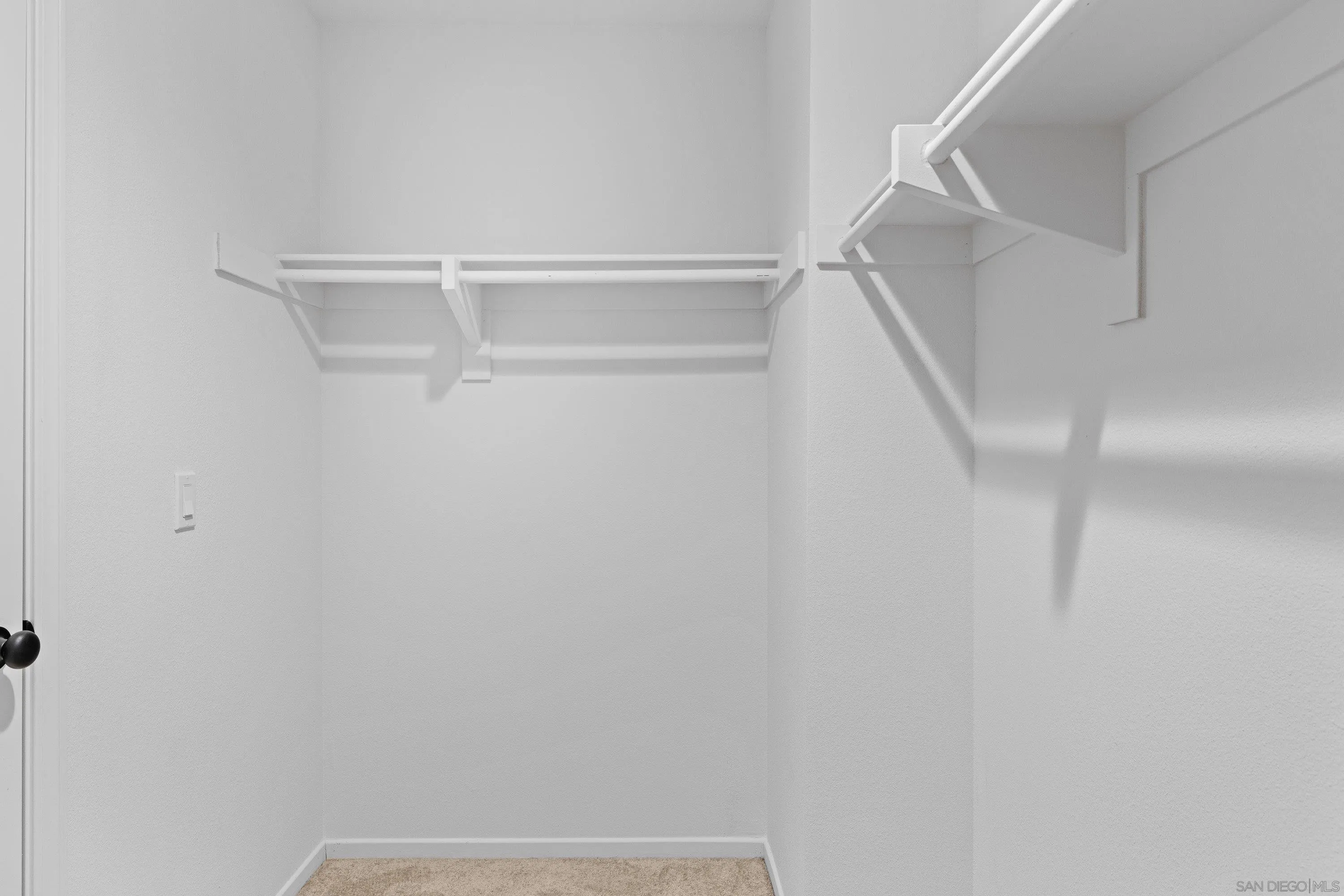 https://cdn.realtyfeed.com/cdn/127/260020392/40d1db183108873360b0cb5110ca19ac.webp