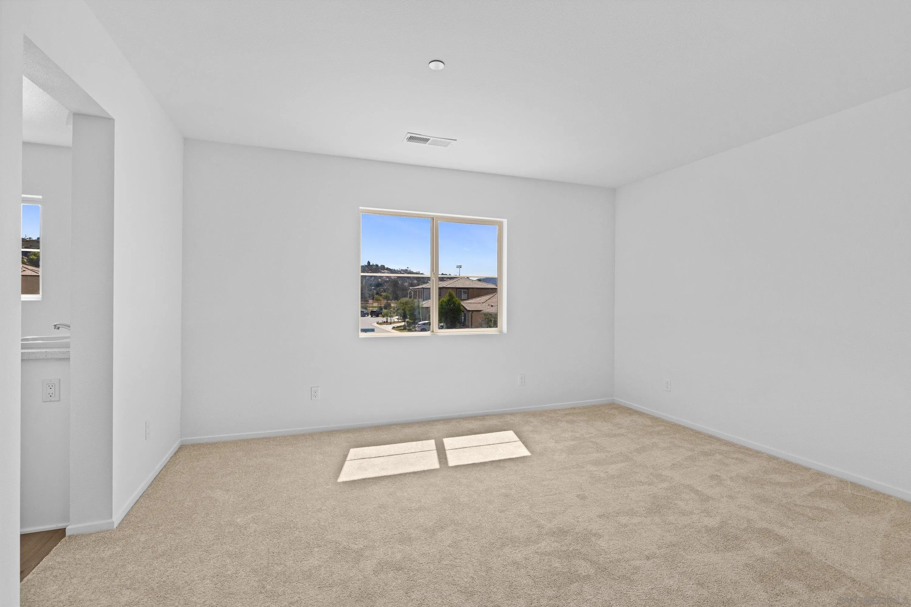 https://cdn.realtyfeed.com/cdn/127/260020392/7505dcbbf4164265f9d54600018b51f3.webp