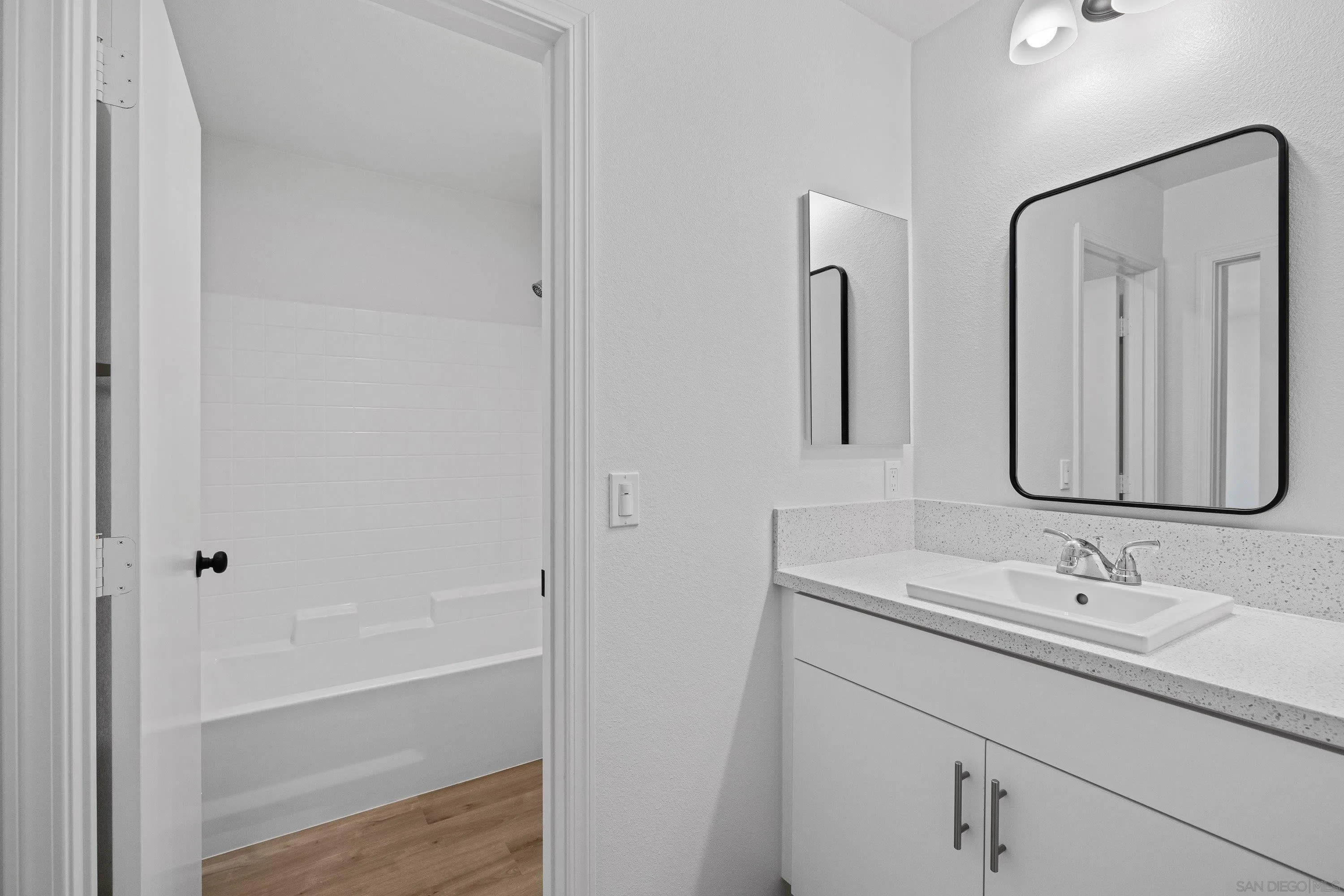https://cdn.realtyfeed.com/cdn/127/260020392/b002bf4387bd65bf852a5321e01aa66f.webp